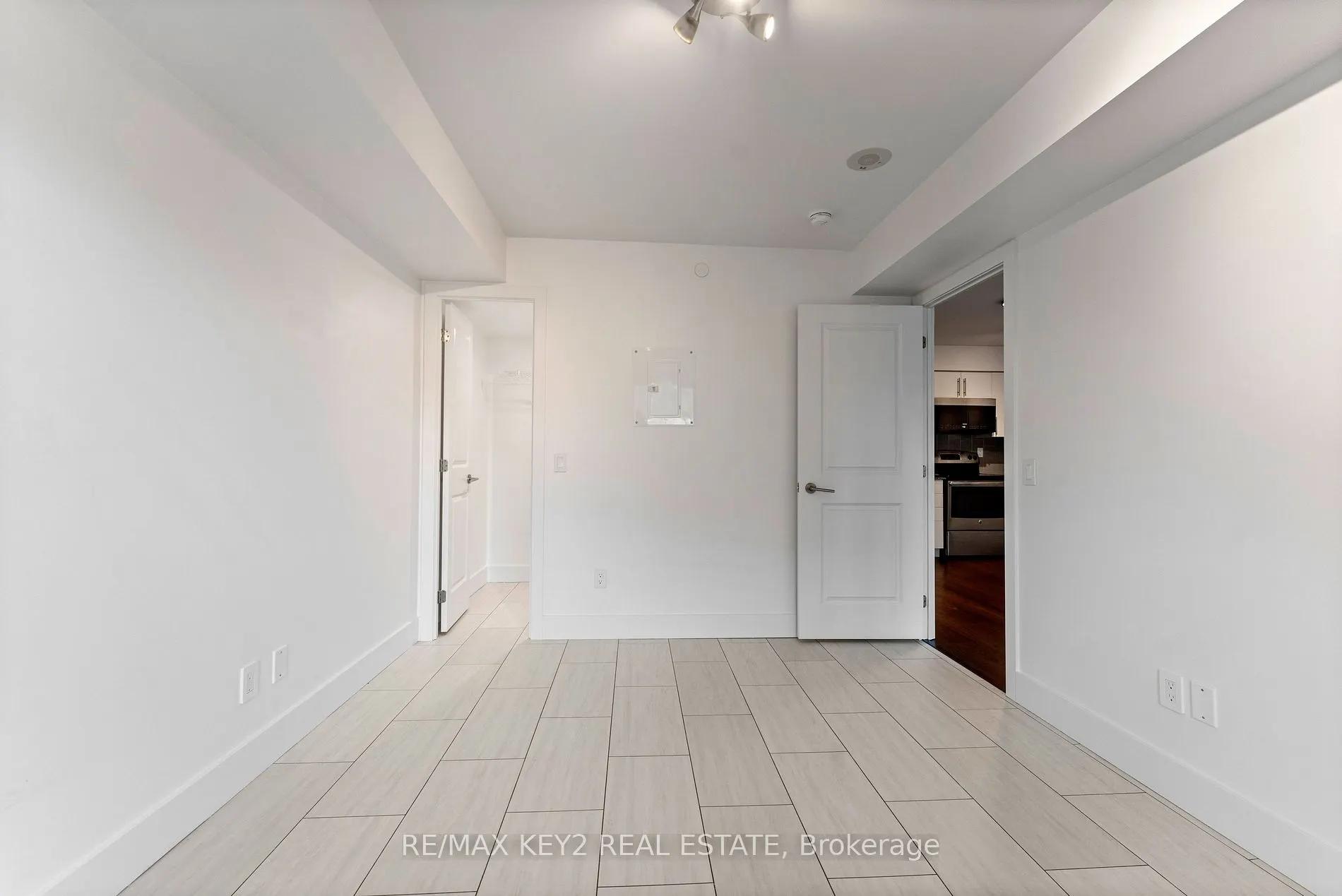 1215 Bayly St, #205