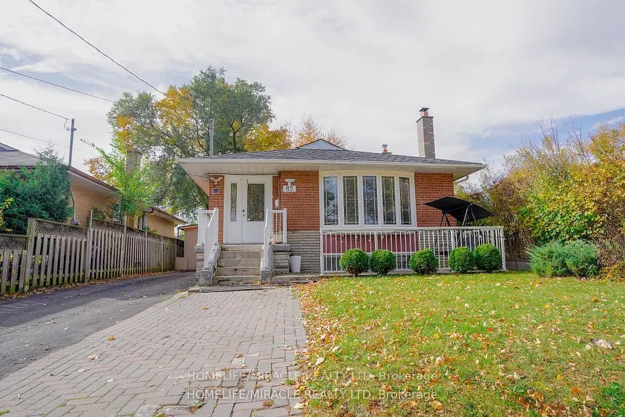 82 Sedgemount Dr