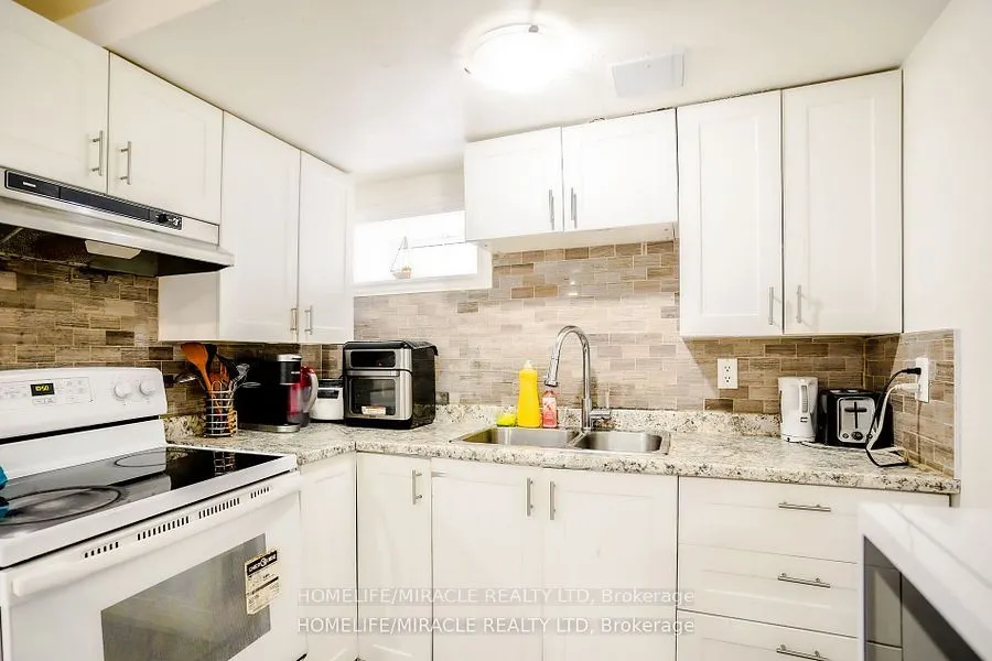 82 Sedgemount Dr