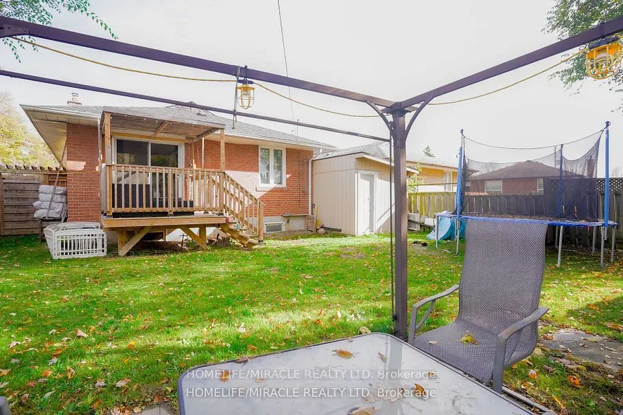 82 Sedgemount Dr