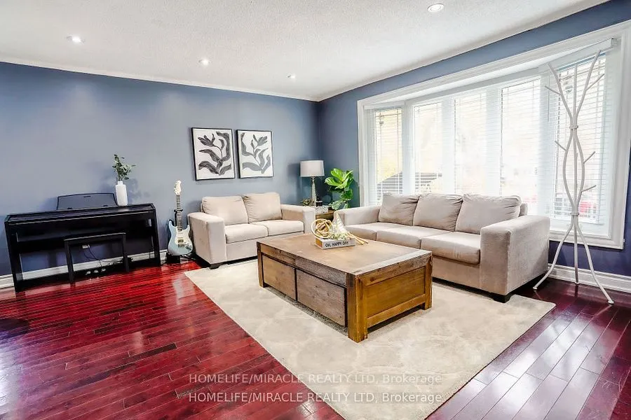 82 Sedgemount Dr