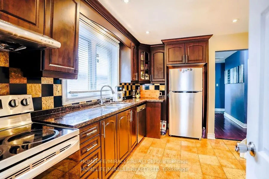 82 Sedgemount Dr