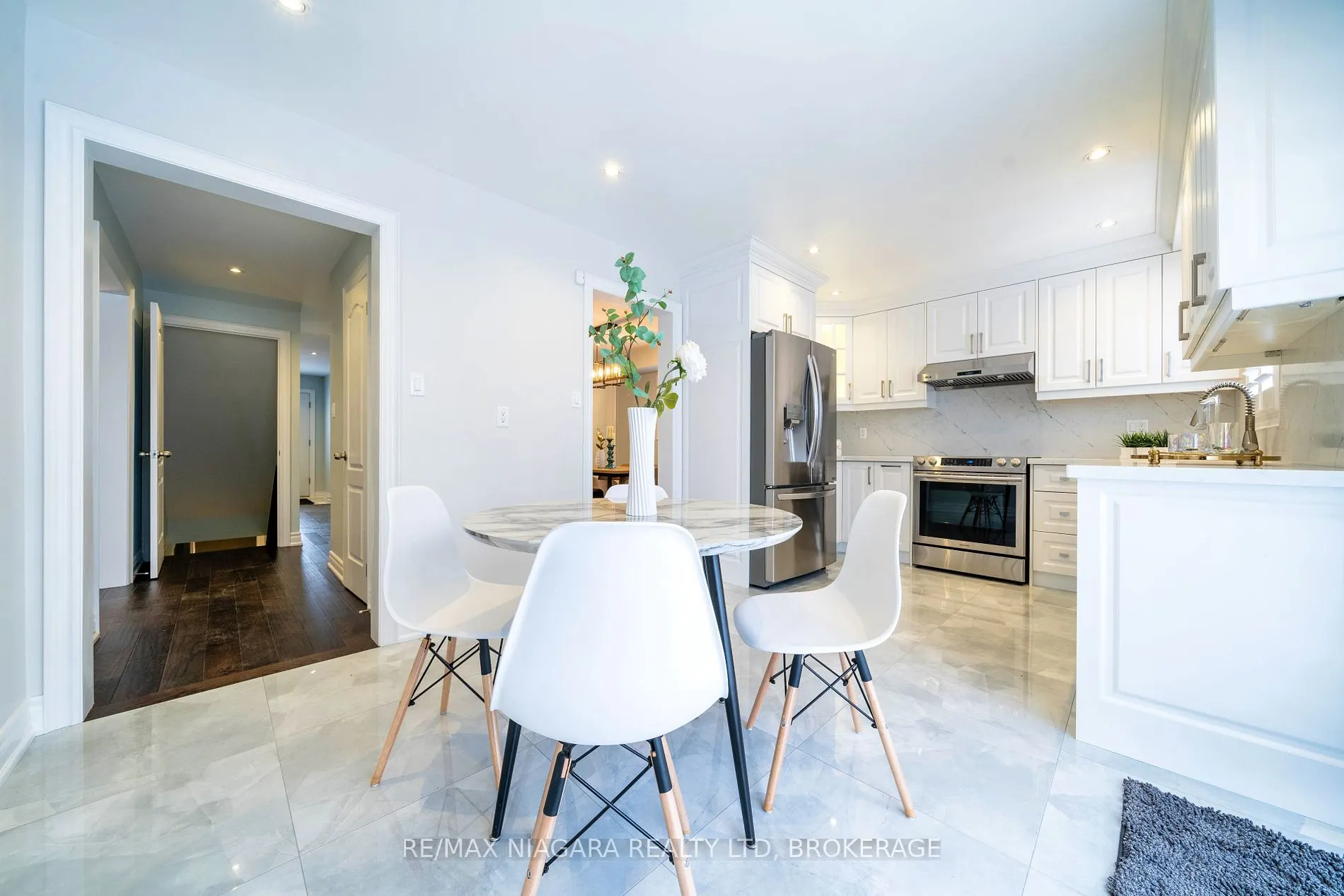 42 Kenhatch Blvd