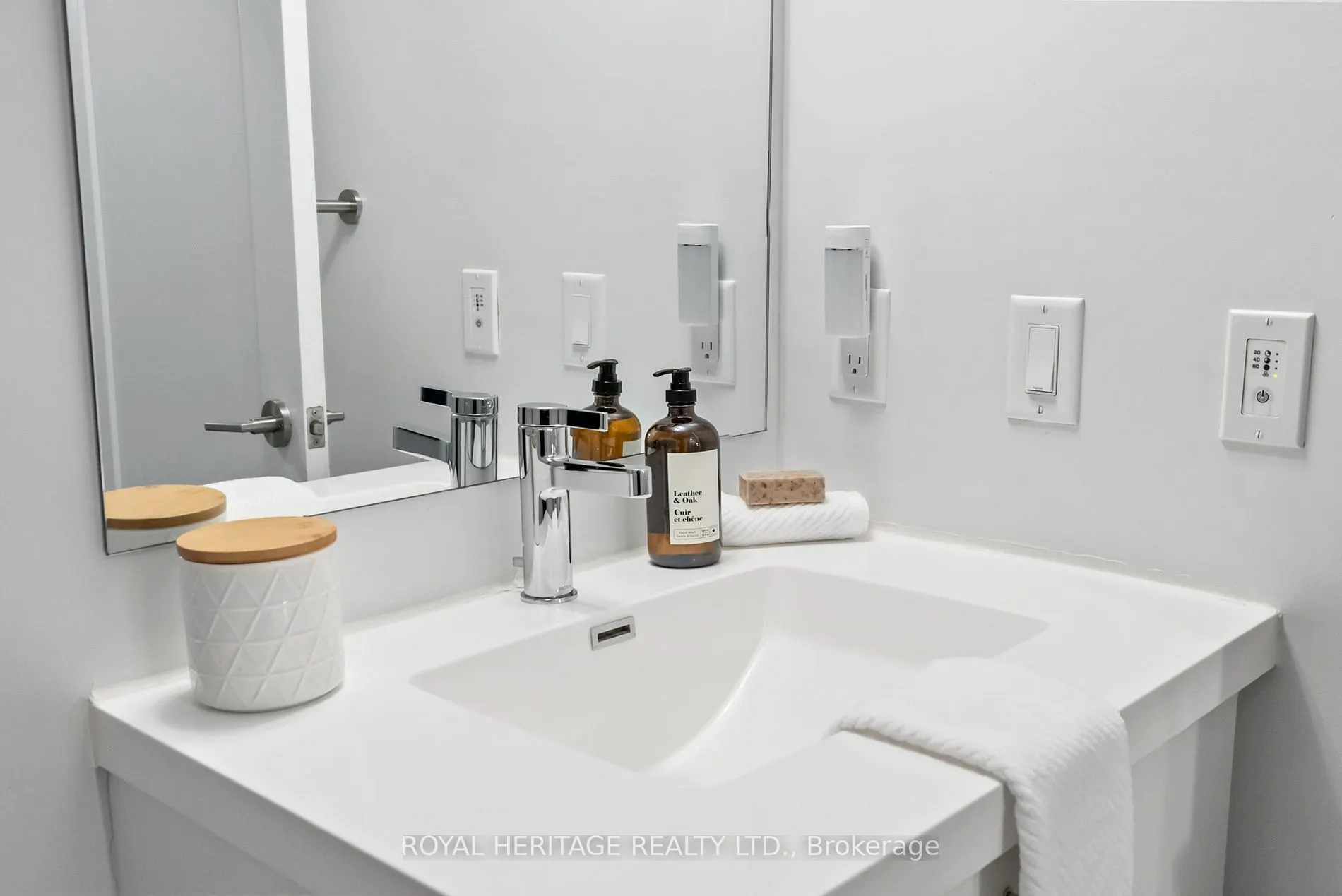 2550 Simcoe St N, #2509