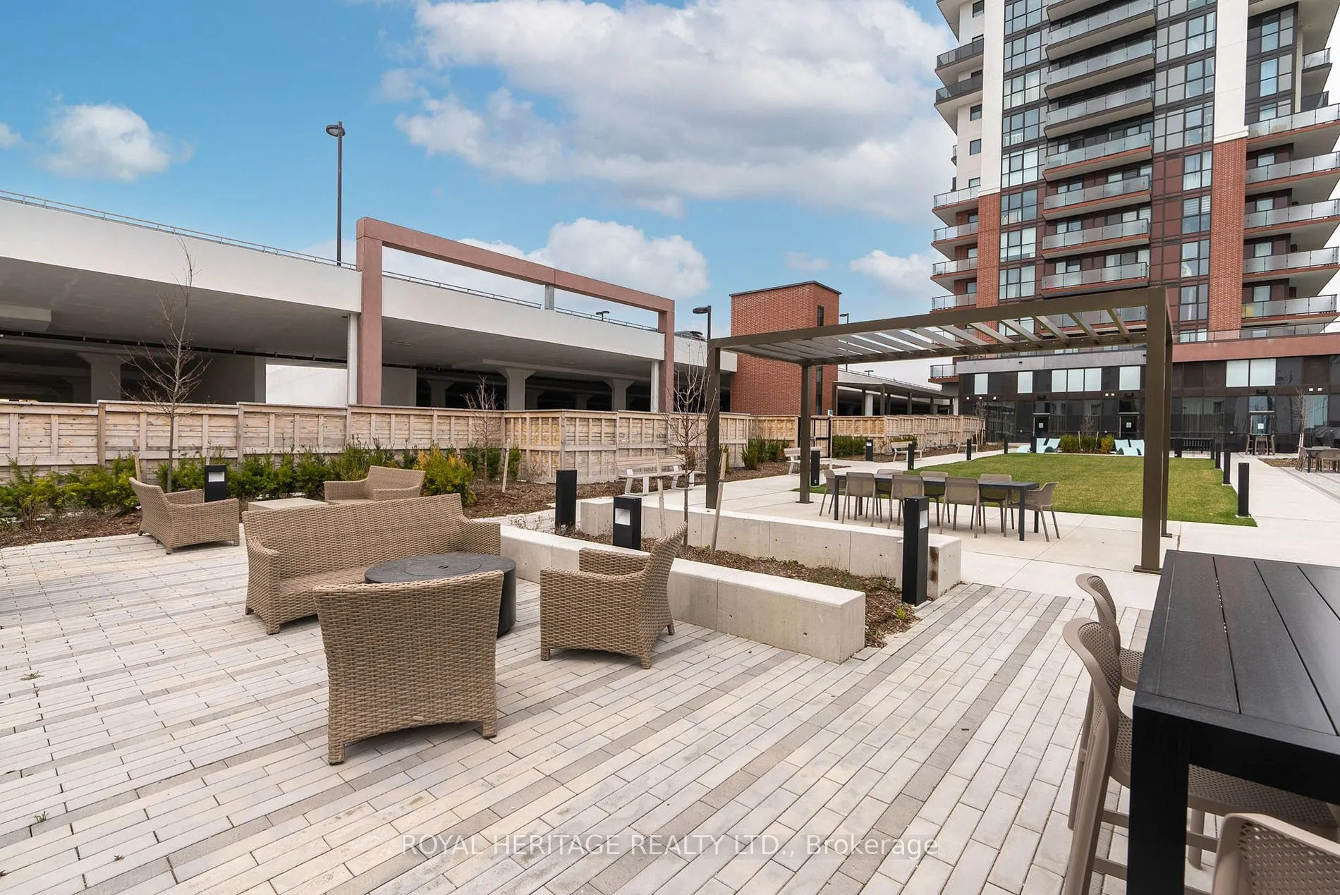 2550 Simcoe St N, #2509