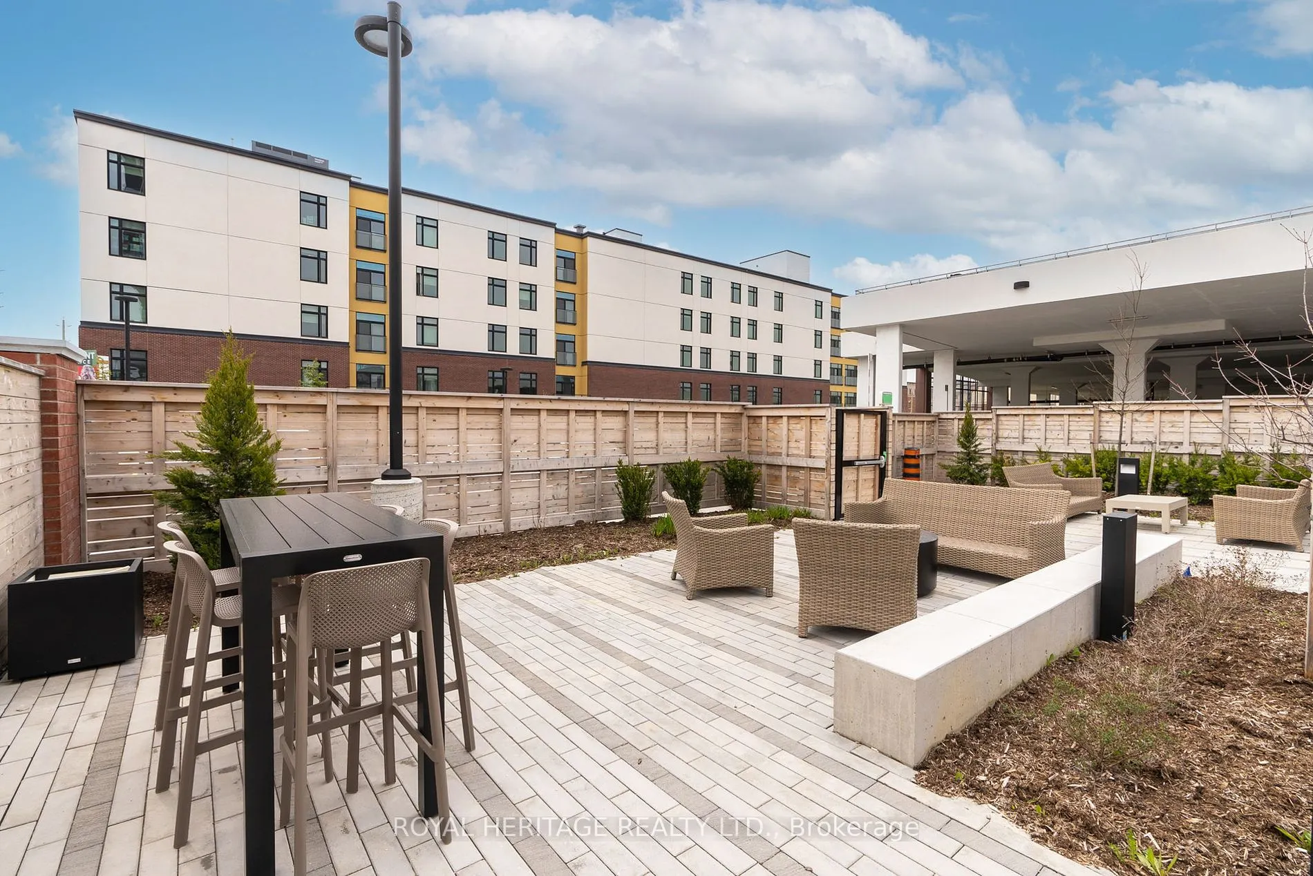 2550 Simcoe St N, #2509