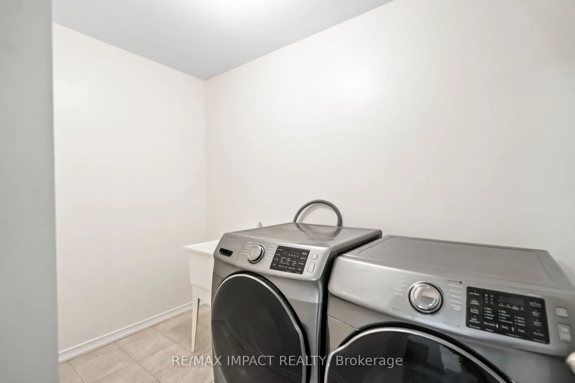 56 Bonathon Cres