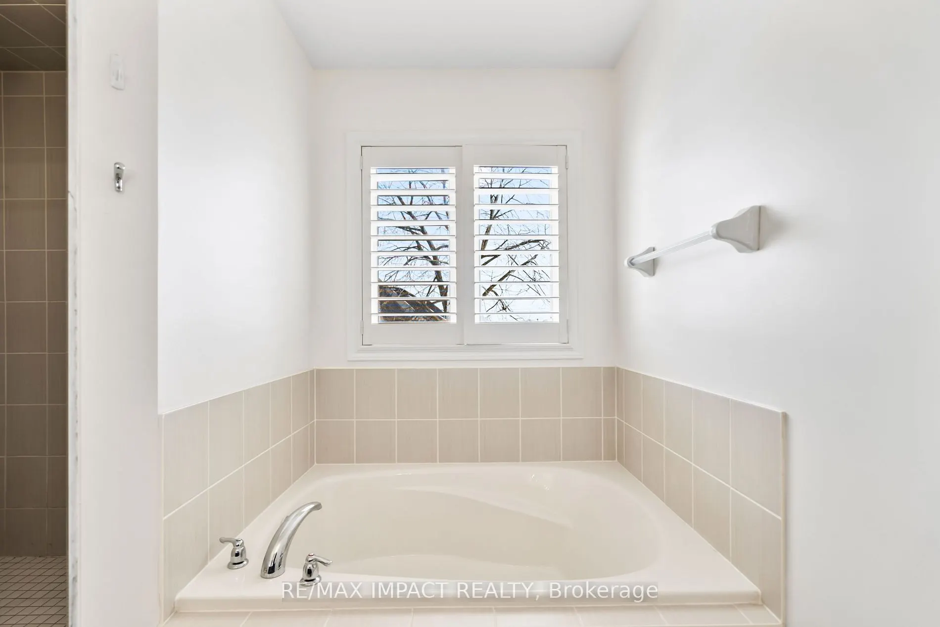 56 Bonathon Cres