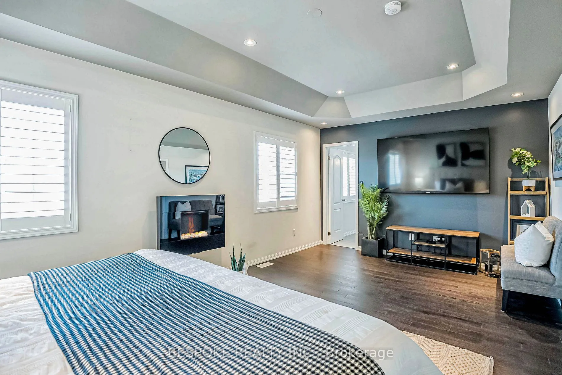 136 Hurst Dr