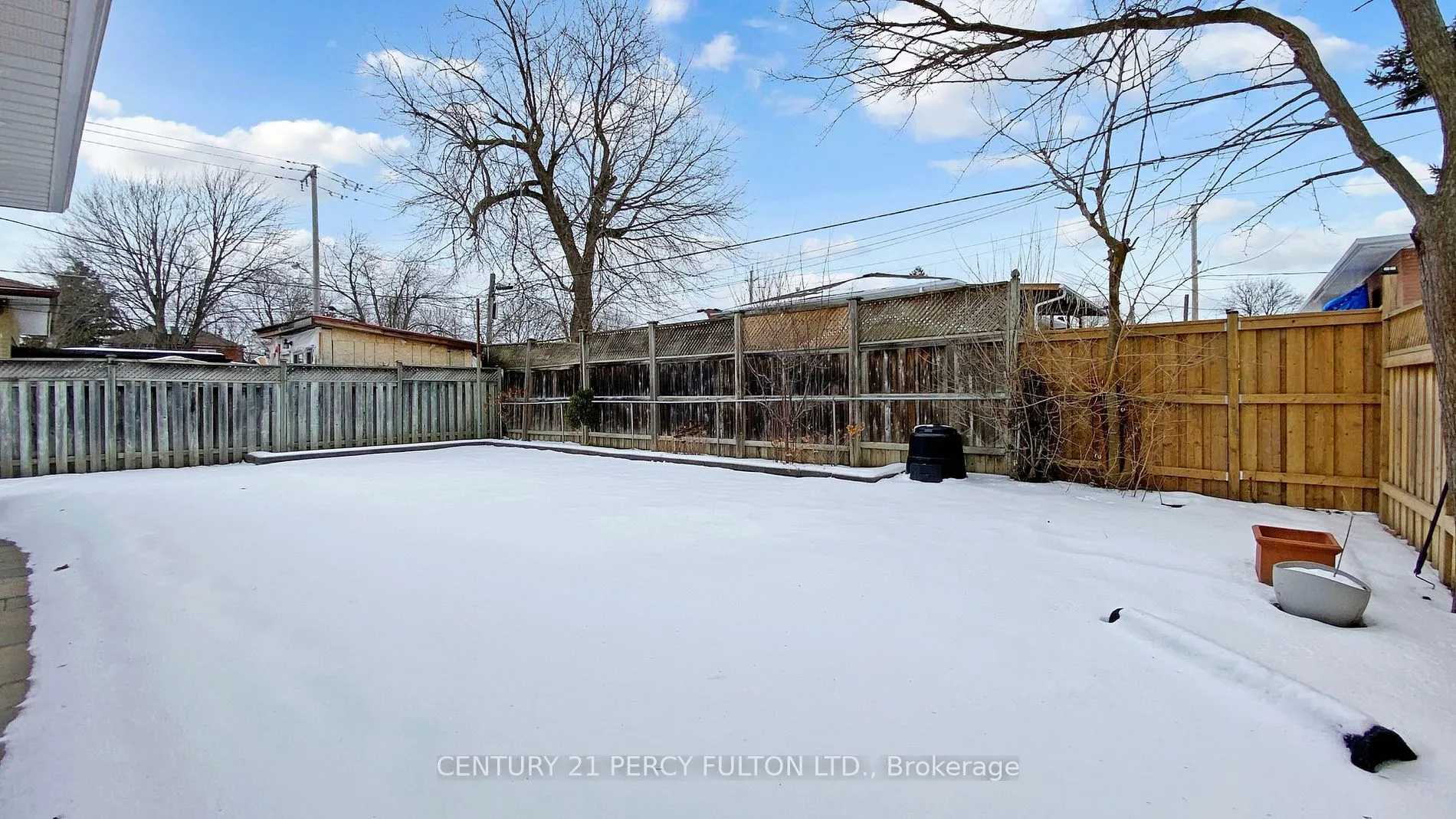 869 Scarborough Golf Club Rd