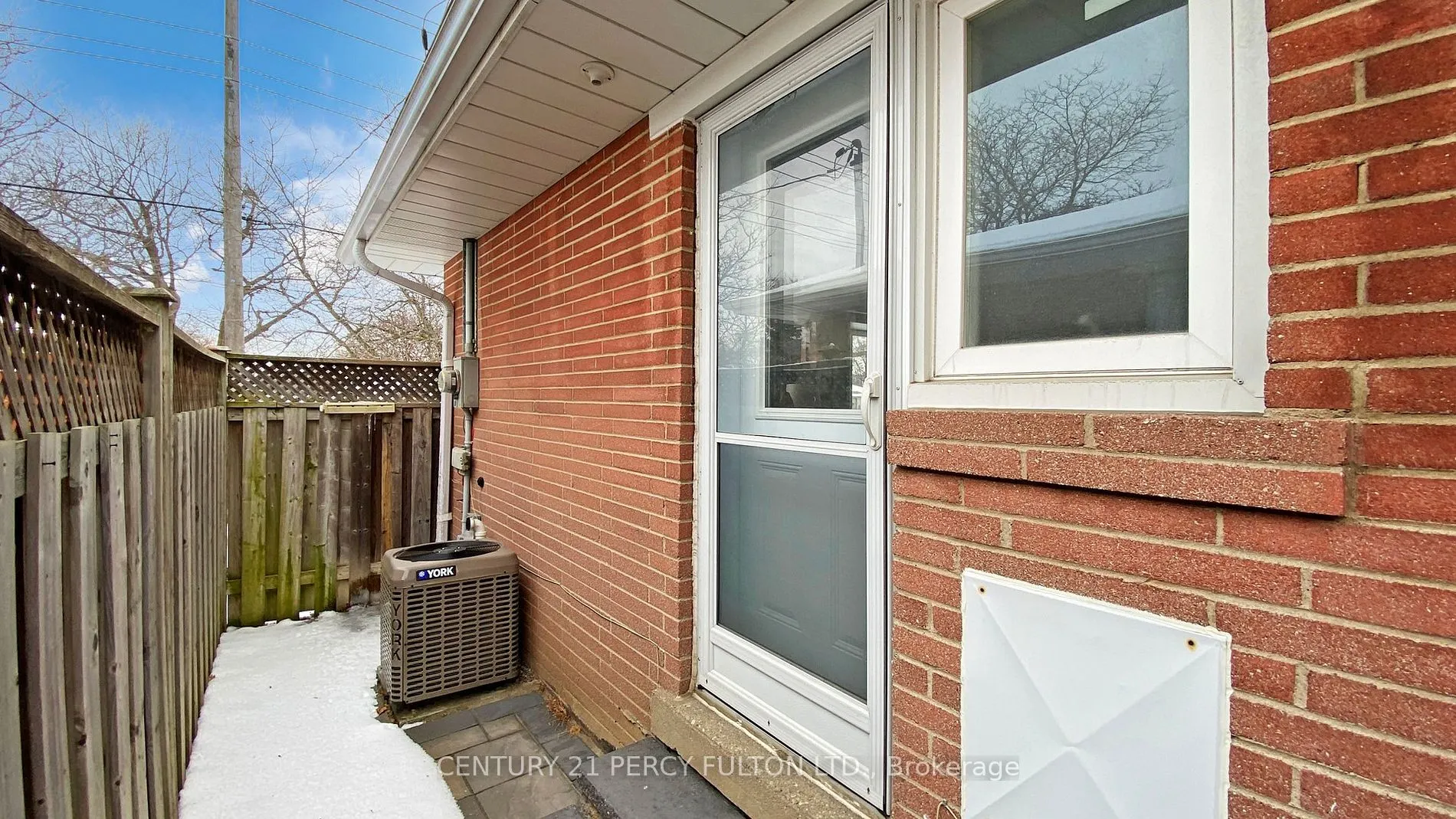 869 Scarborough Golf Club Rd