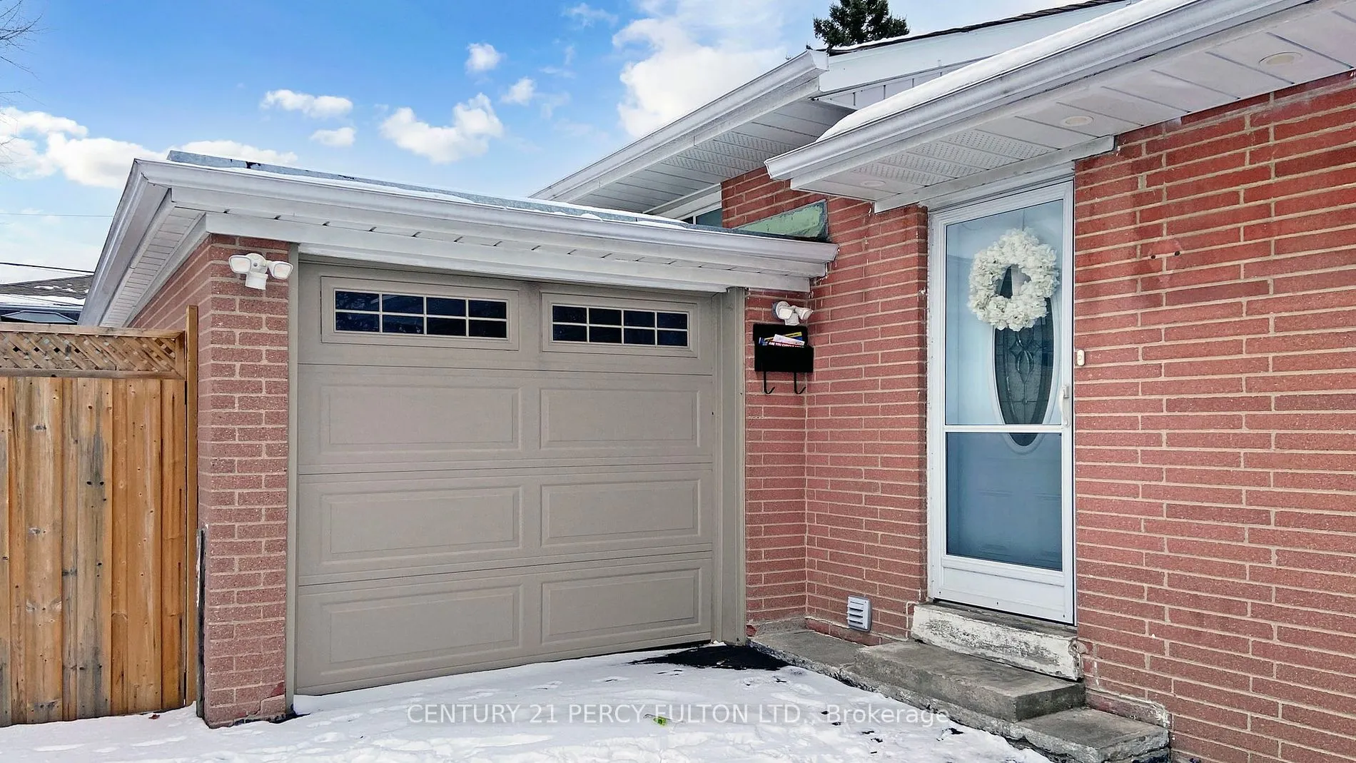 869 Scarborough Golf Club Rd