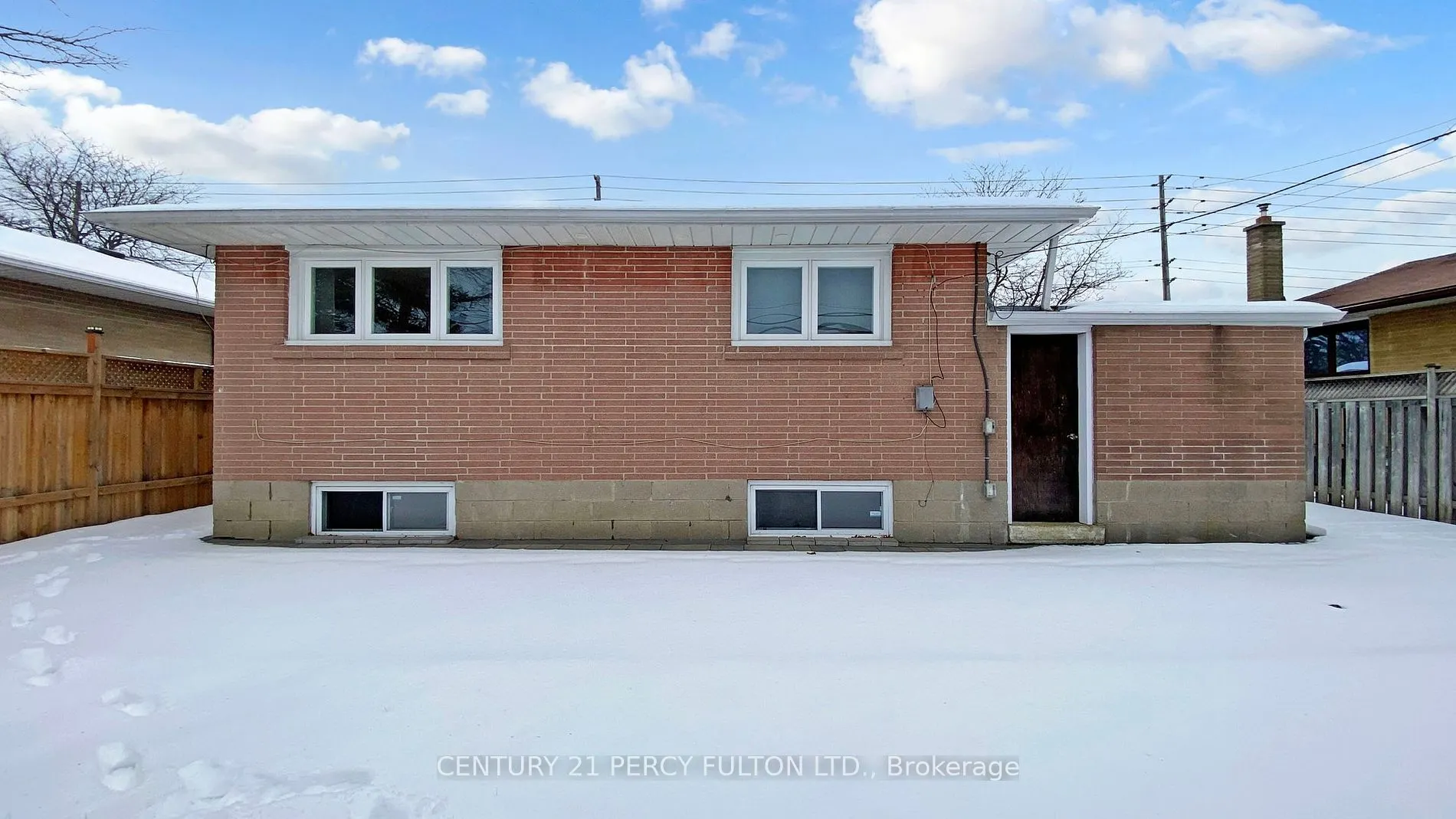869 Scarborough Golf Club Rd