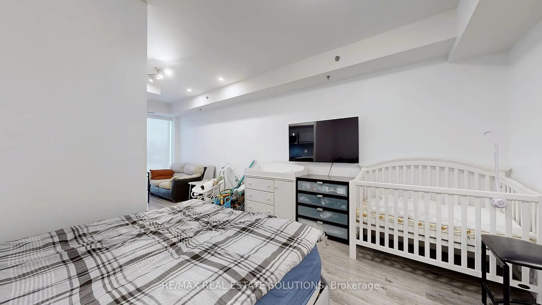 90 Glen Everest Rd, #407
