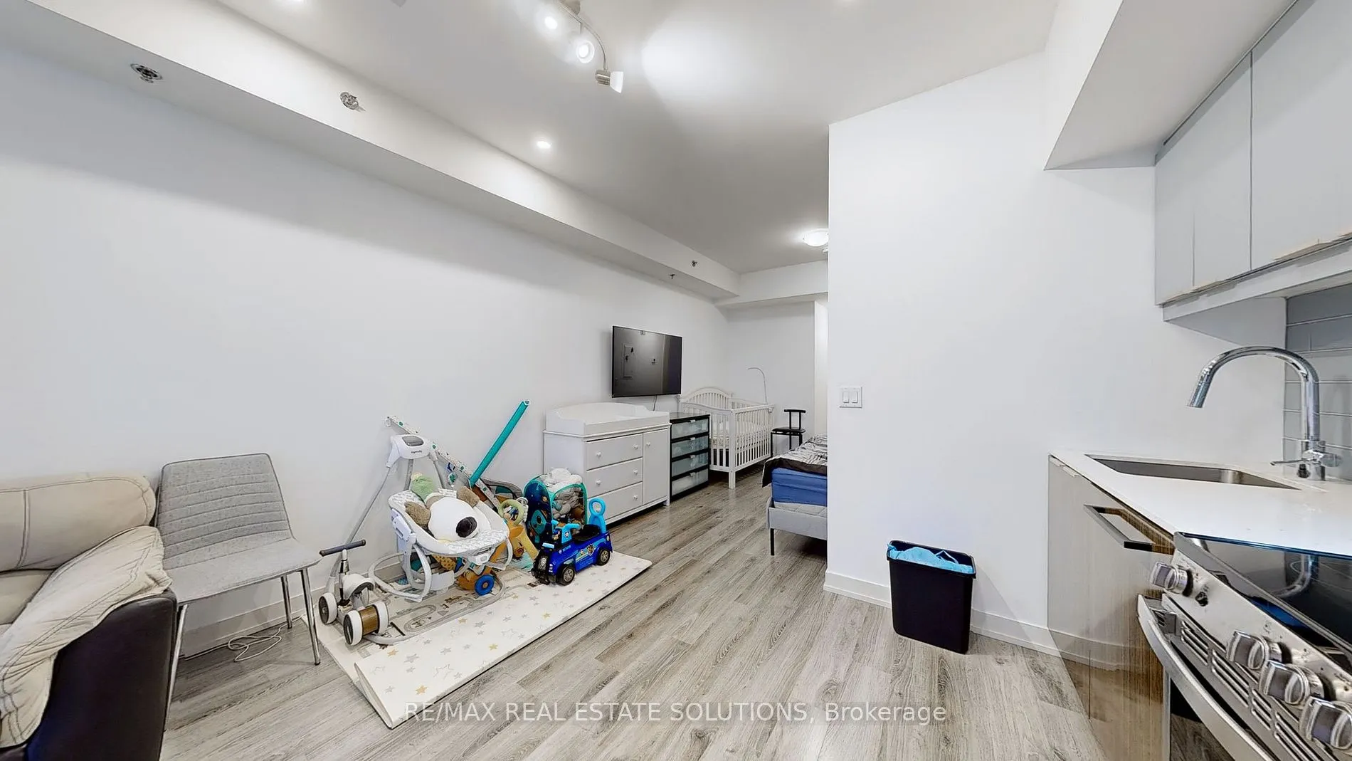 90 Glen Everest Rd, #407