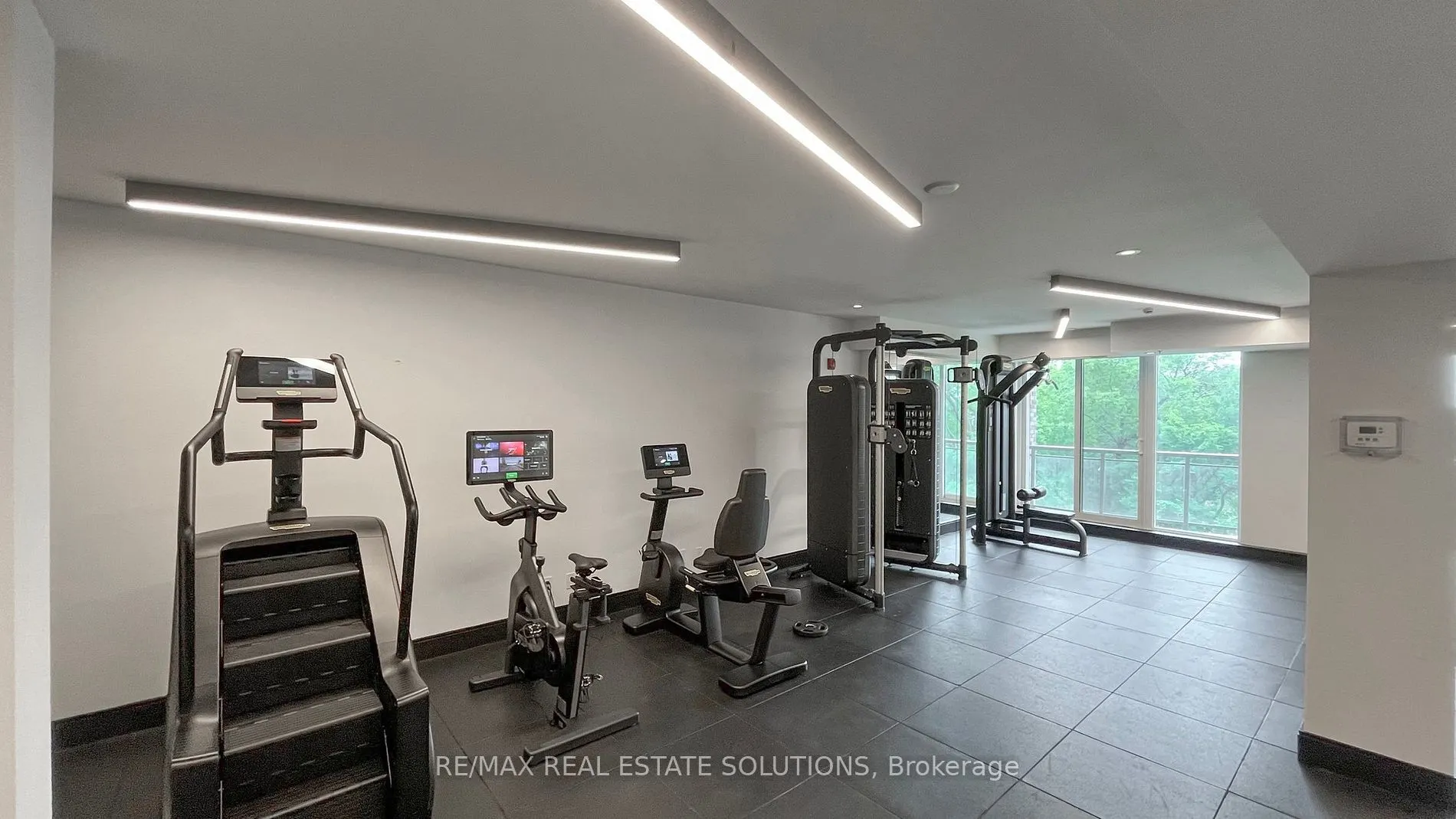 90 Glen Everest Rd, #407