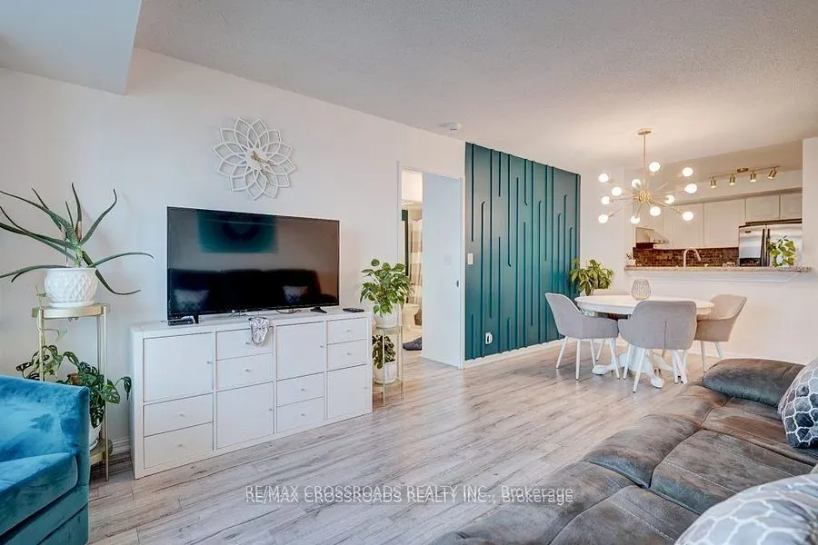 1 Lee Centre Dr, #1709