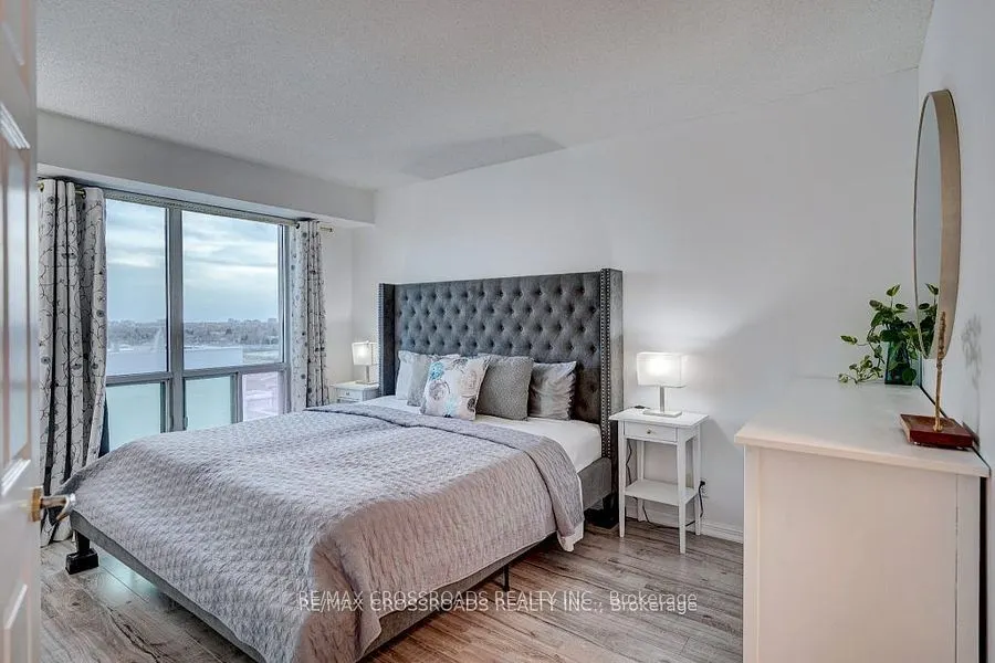1 Lee Centre Dr, #1709
