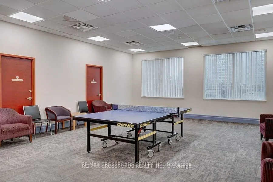 1 Lee Centre Dr, #1709