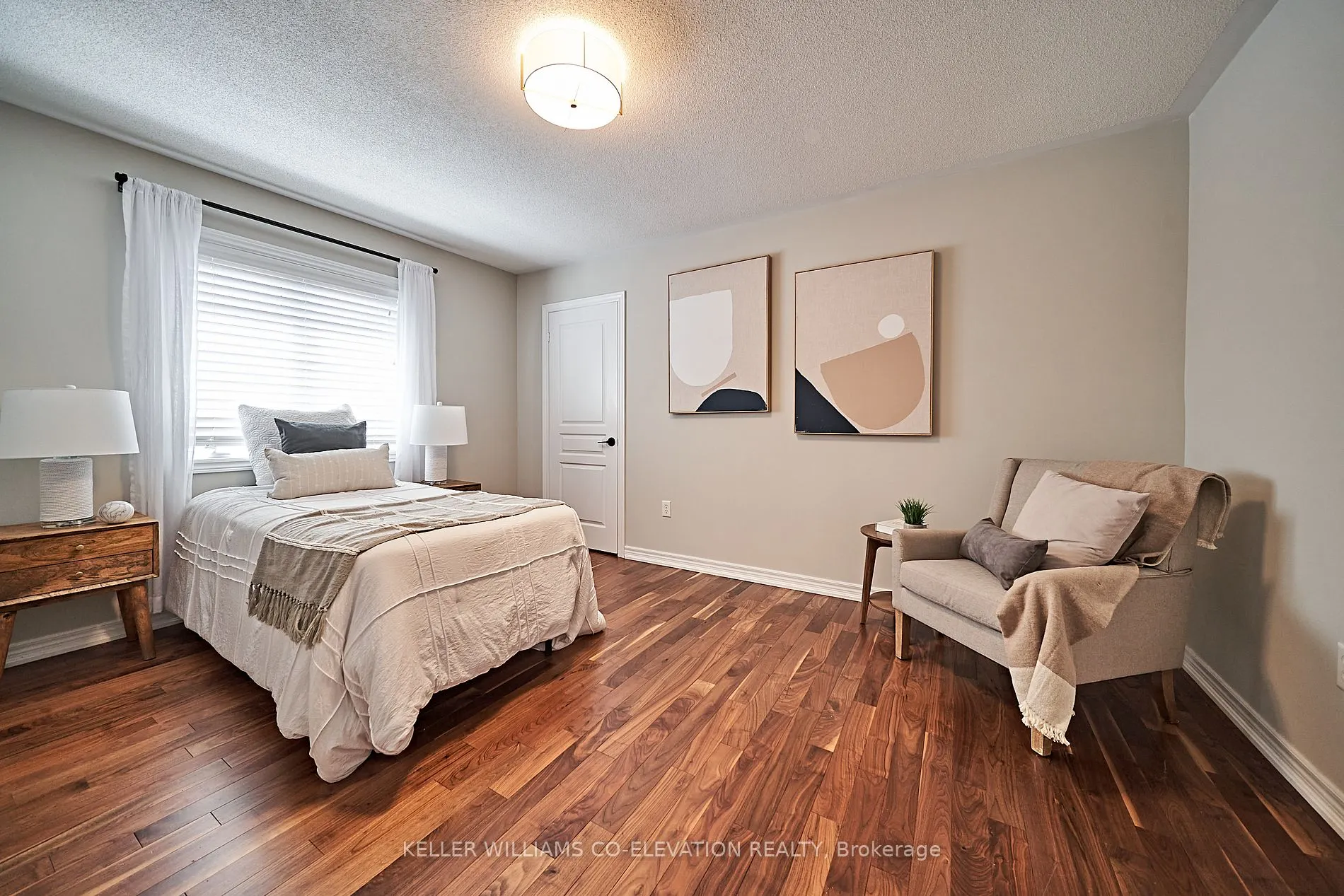 24 Rainbow Cres