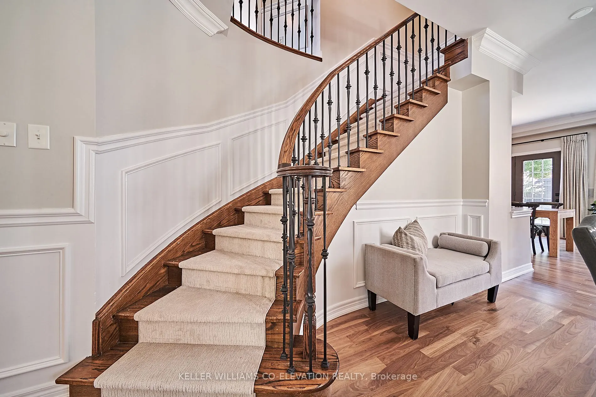 24 Rainbow Cres
