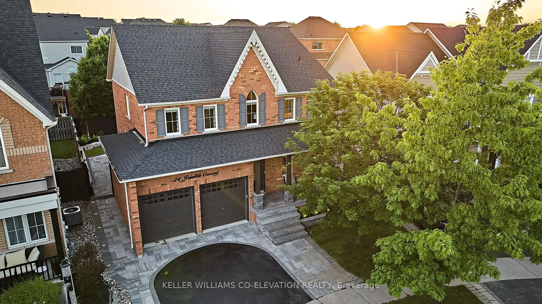 24 Rainbow Cres