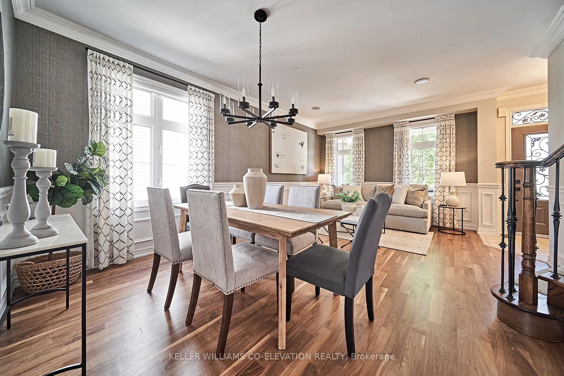 24 Rainbow Cres