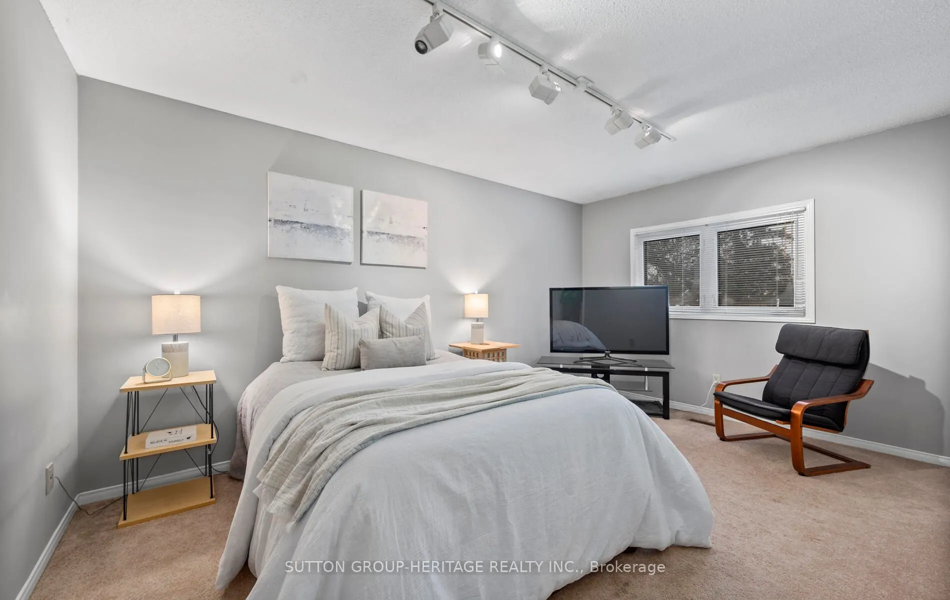 1242 Barnwood Sq
