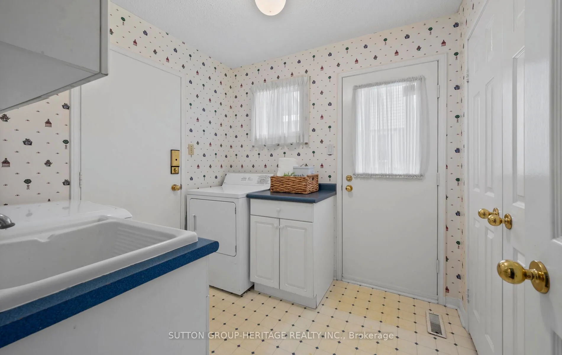 1242 Barnwood Sq