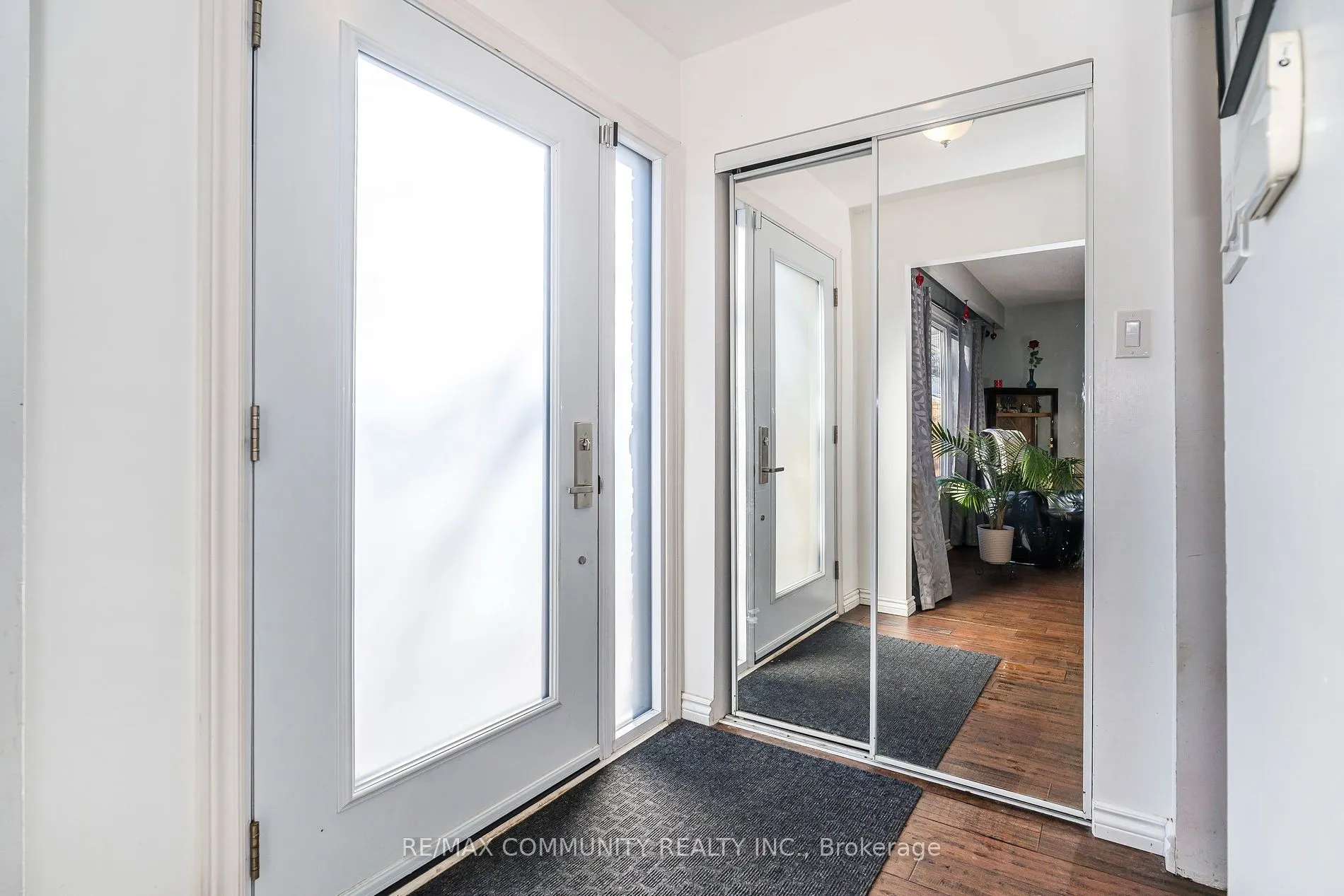 506 Lanark Dr