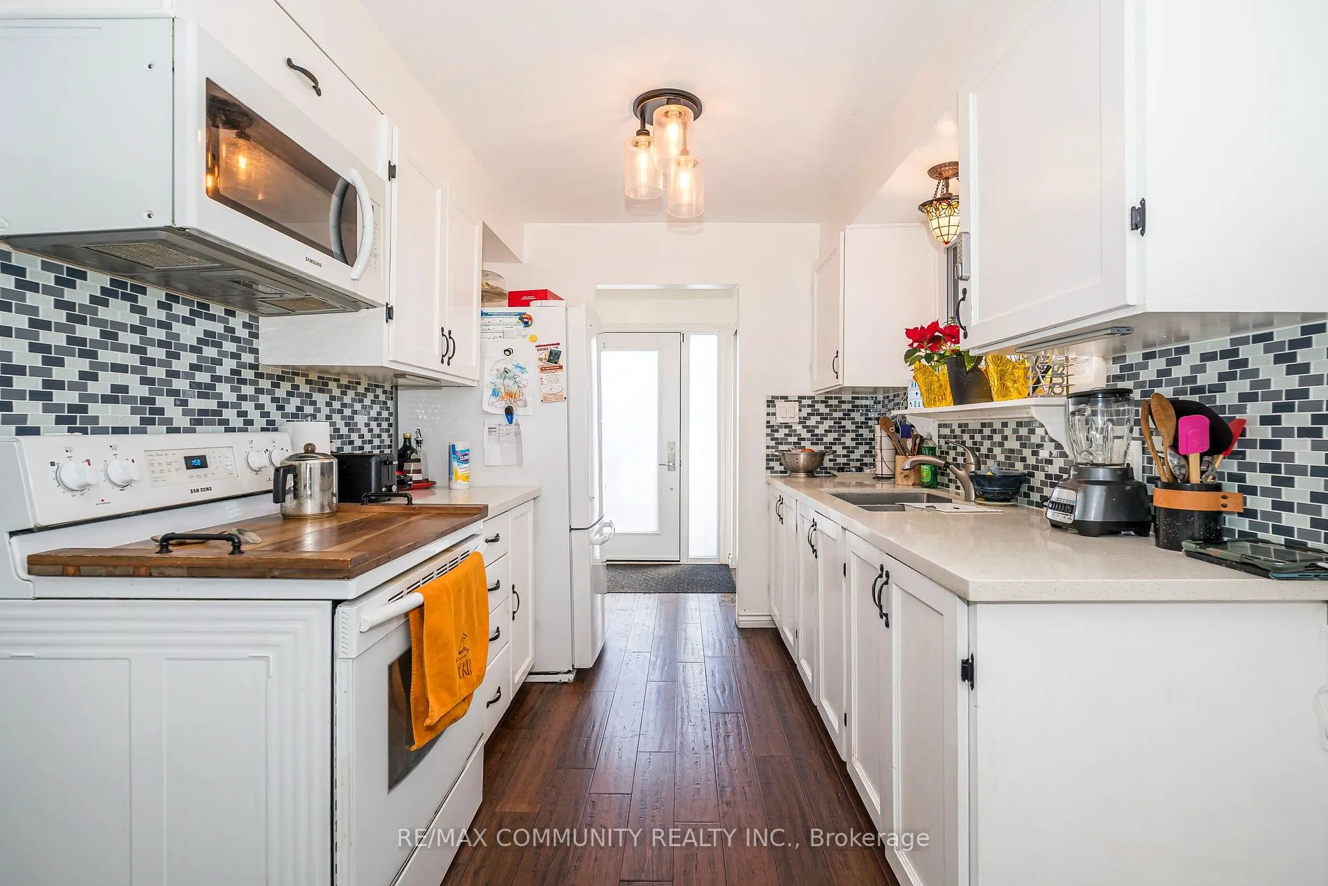 506 Lanark Dr