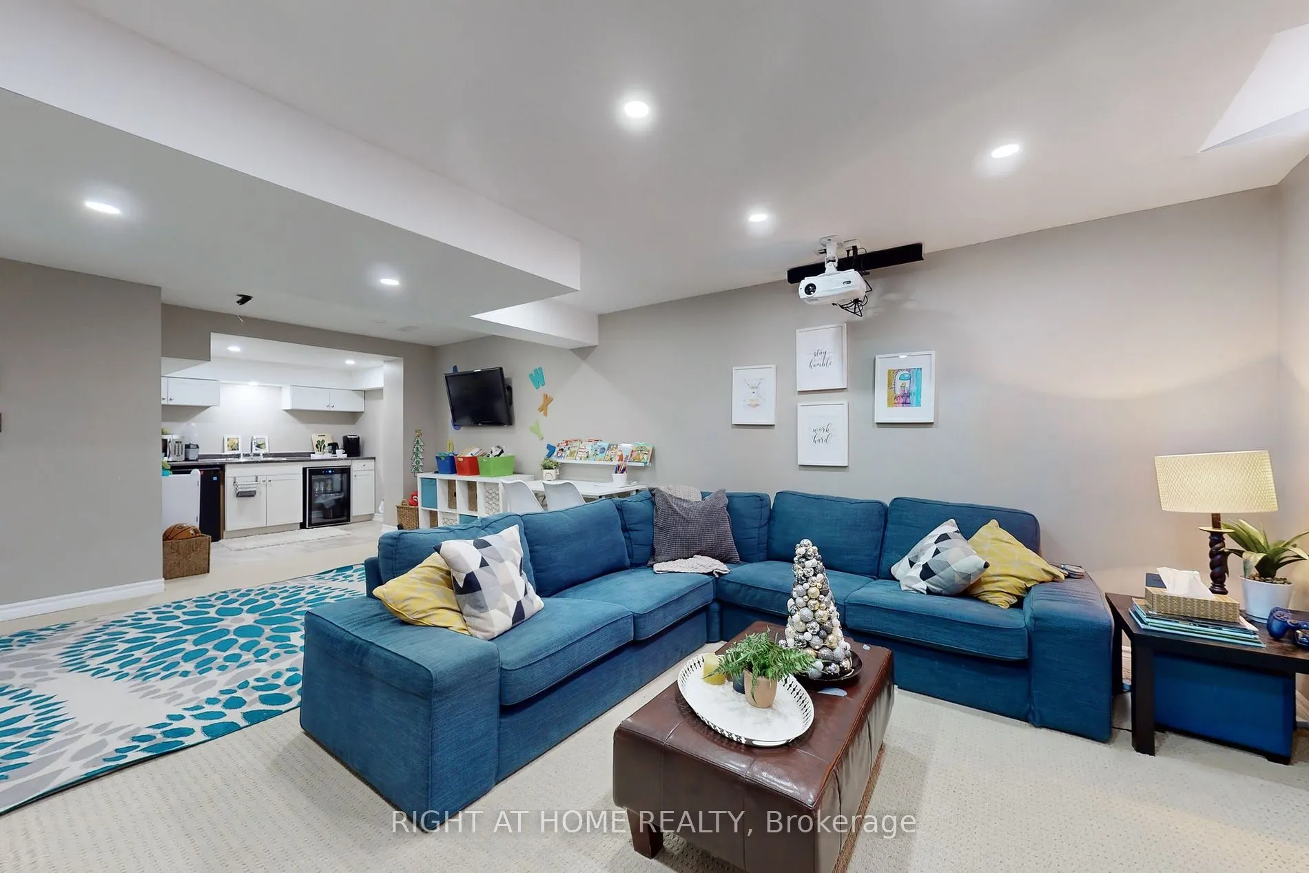 1673 Ballantrae Dr