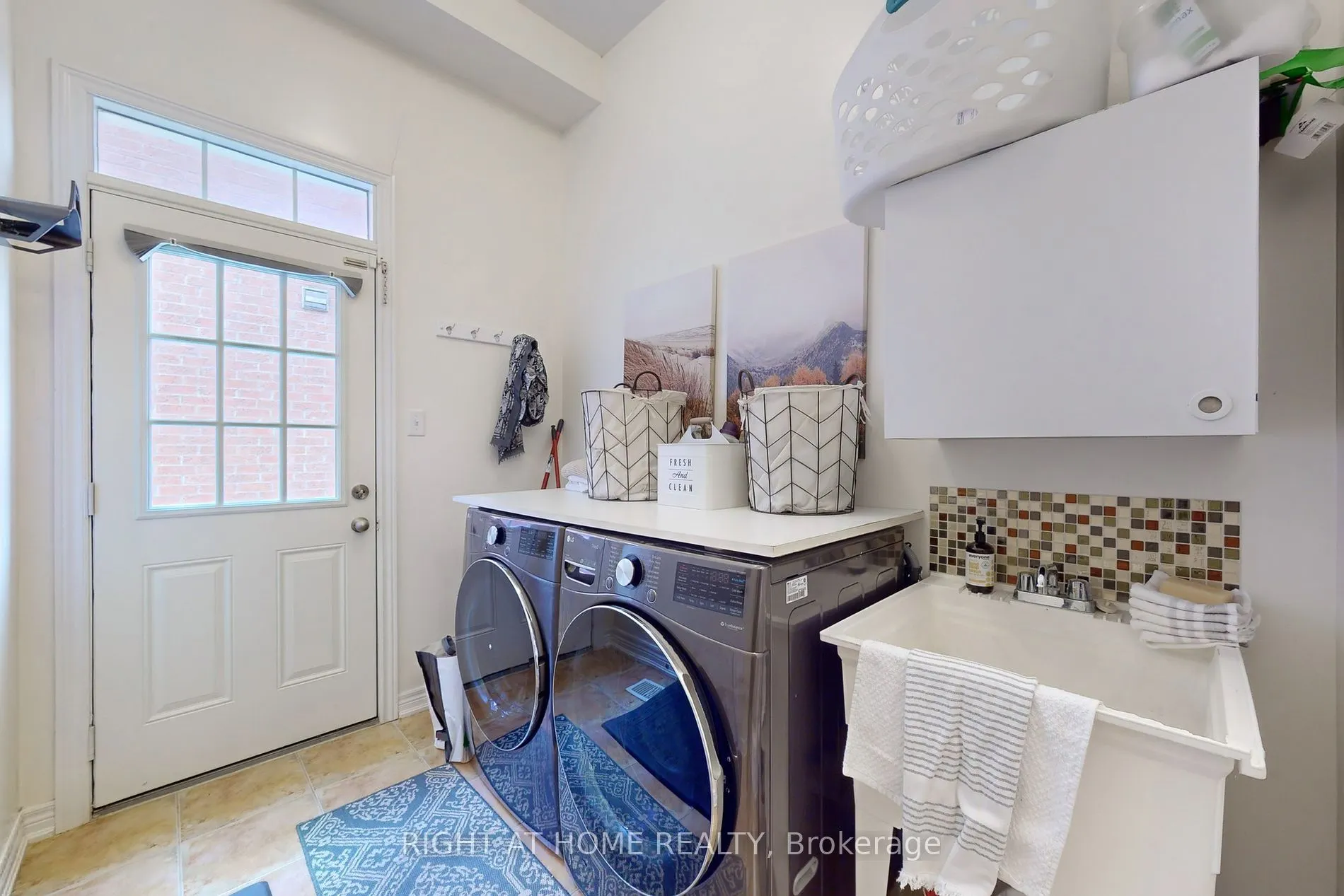 1673 Ballantrae Dr