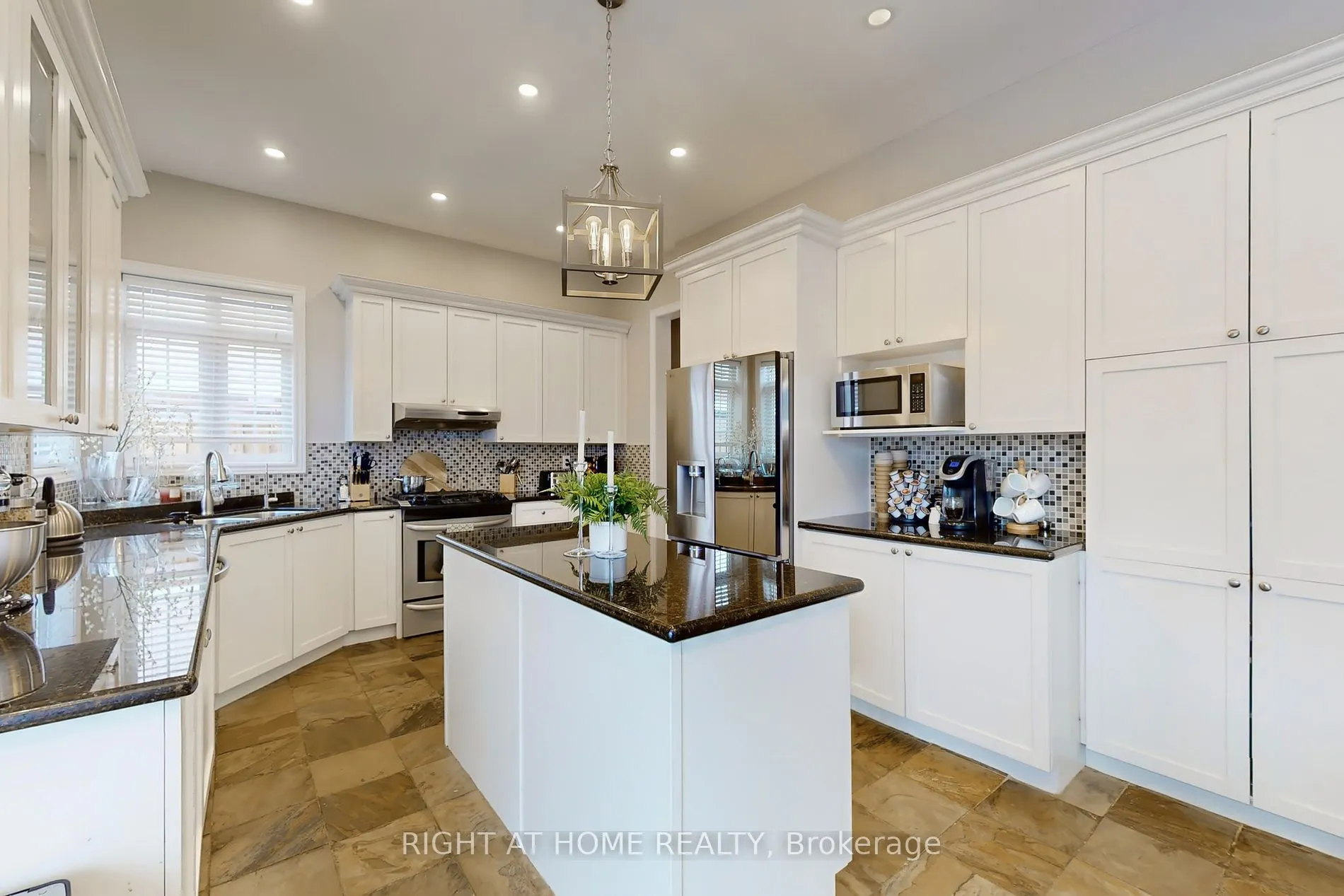 1673 Ballantrae Dr