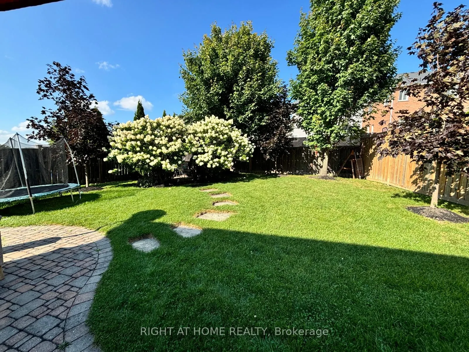 1673 Ballantrae Dr