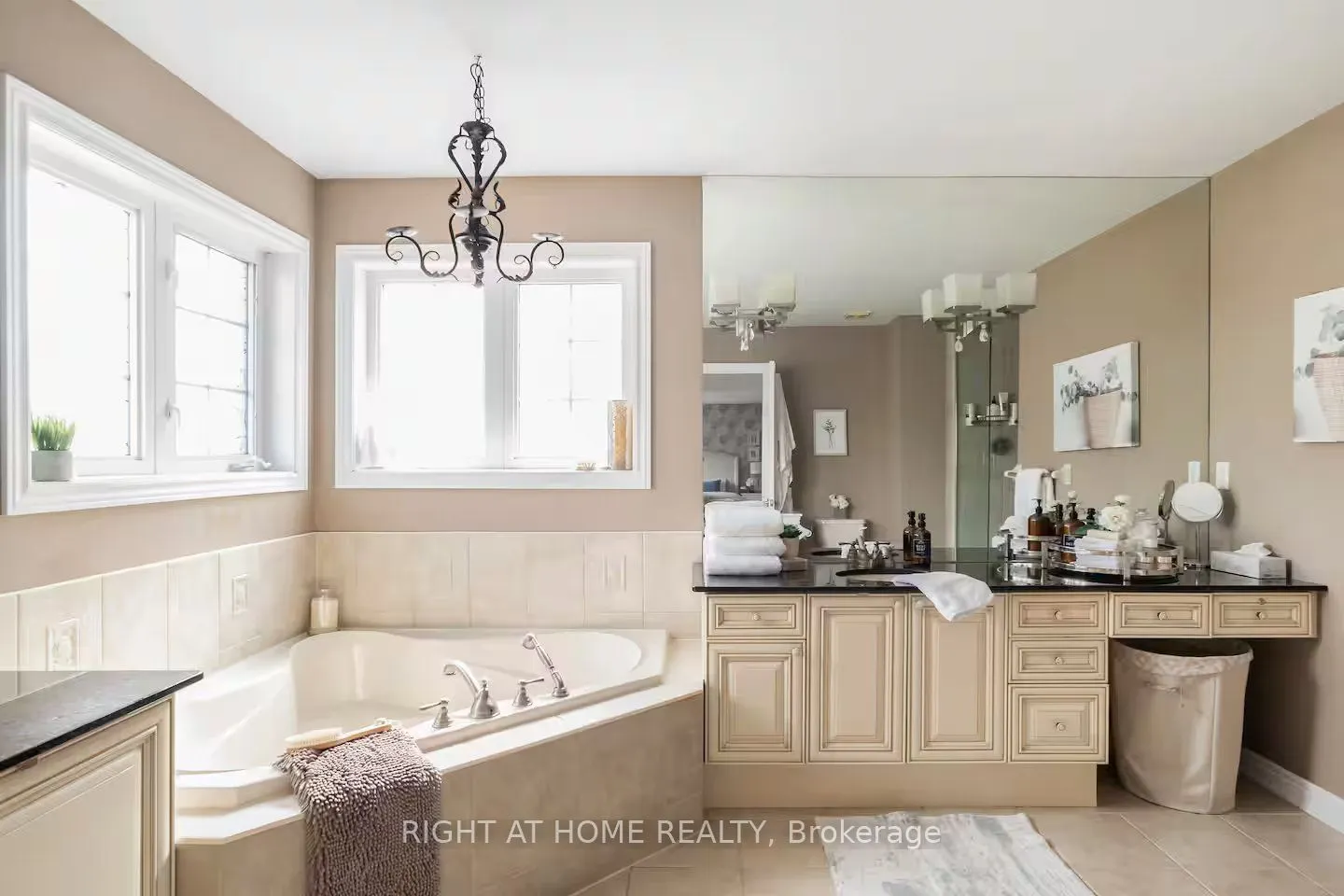 1673 Ballantrae Dr