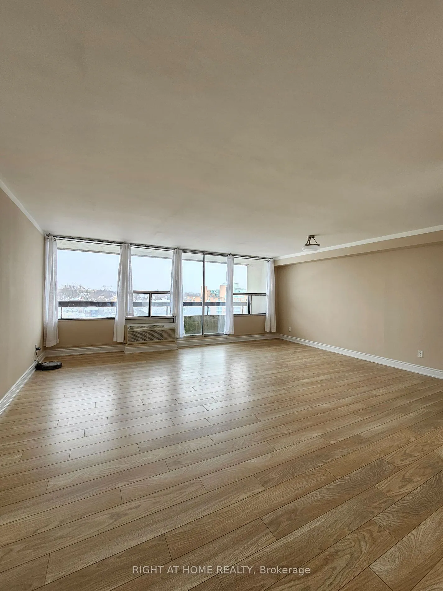 55 William St E, #908
