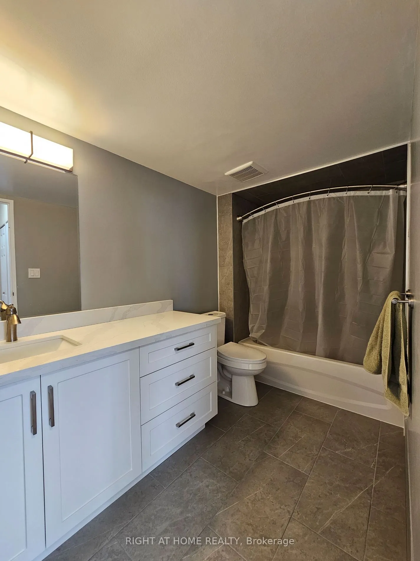 55 William St E, #908