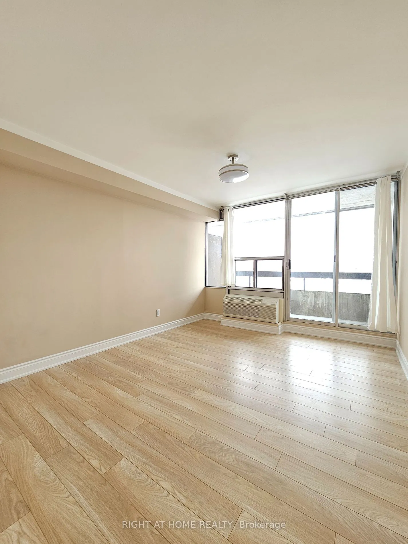 55 William St E, #908