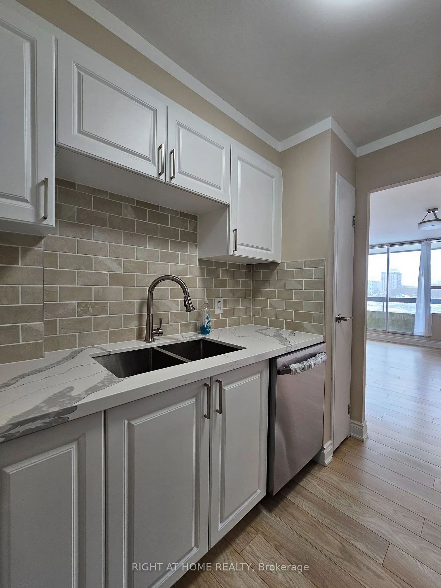 55 William St E, #908