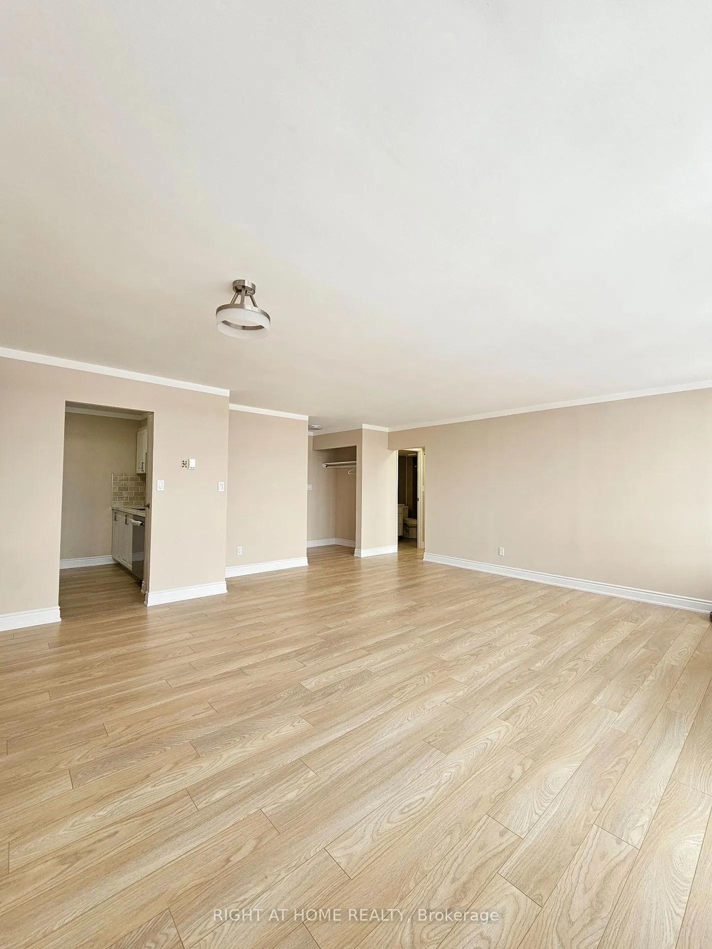 55 William St E, #908