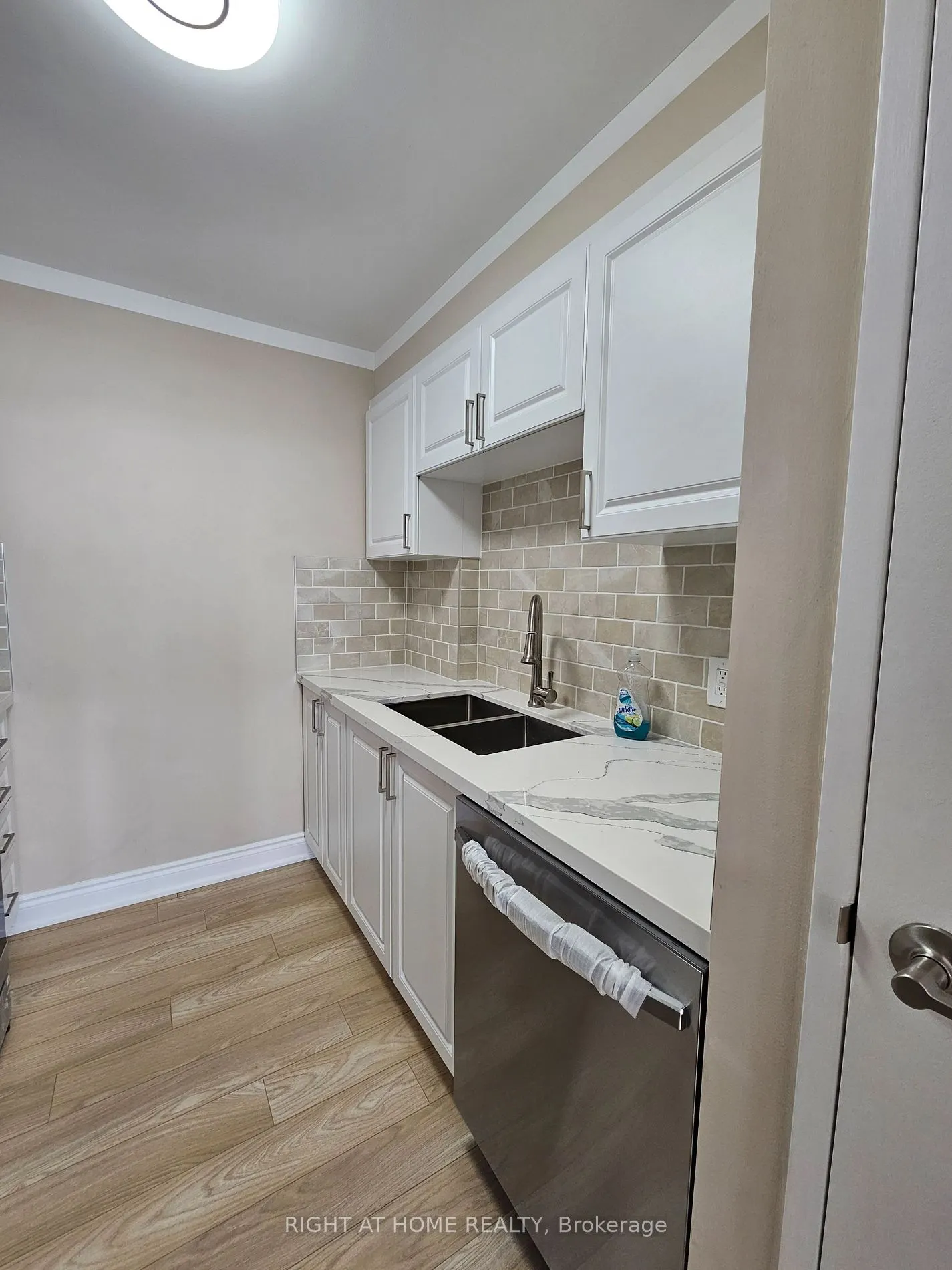55 William St E, #908