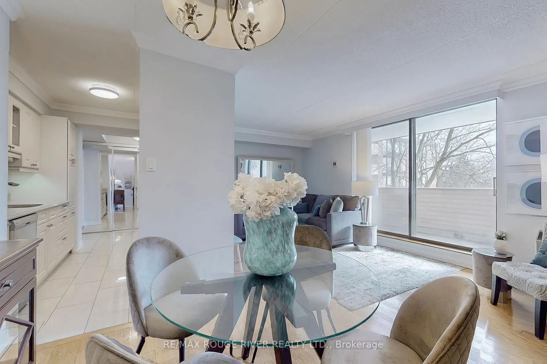 1525 Diefenbaker Crt, #305