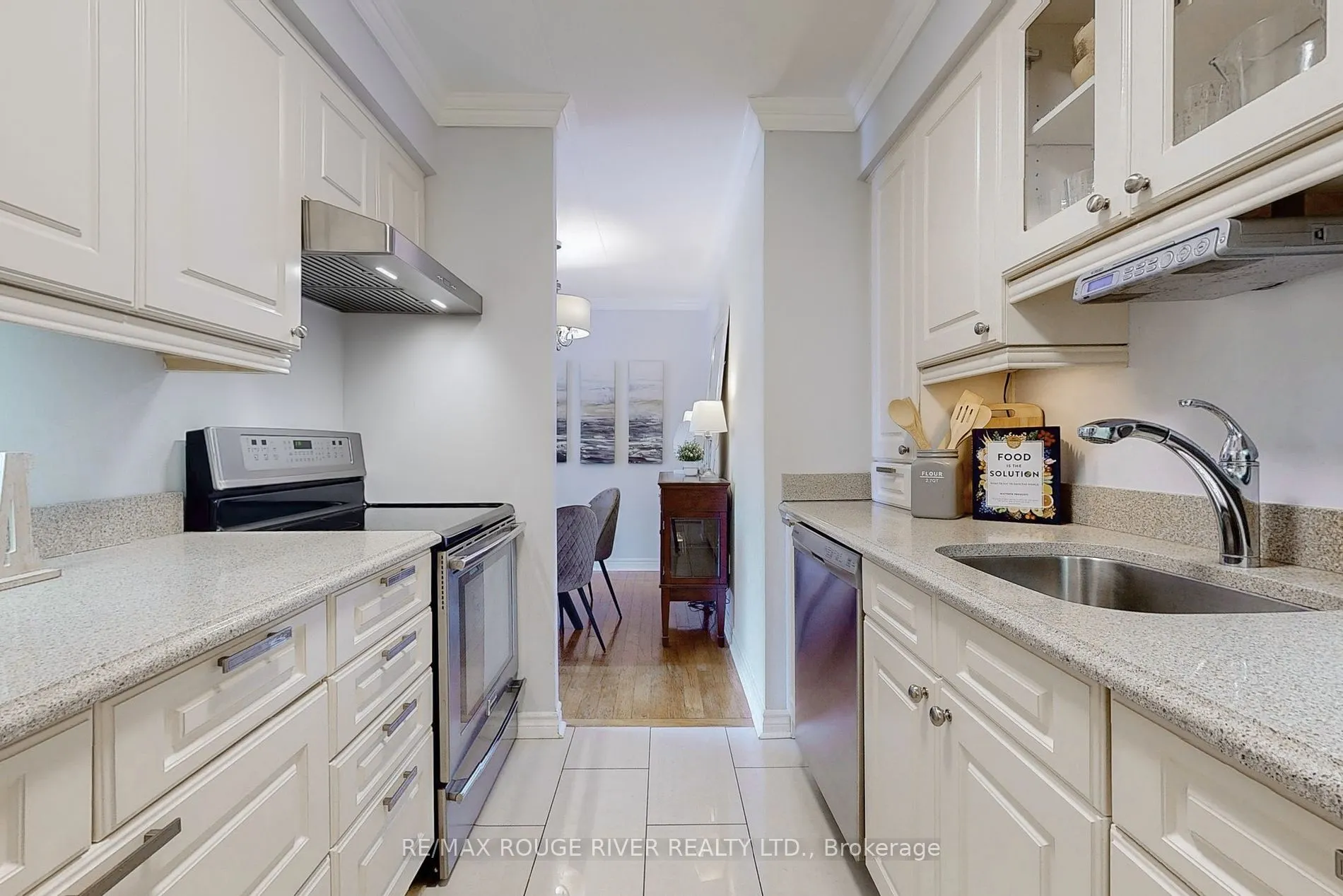 1525 Diefenbaker Crt, #305