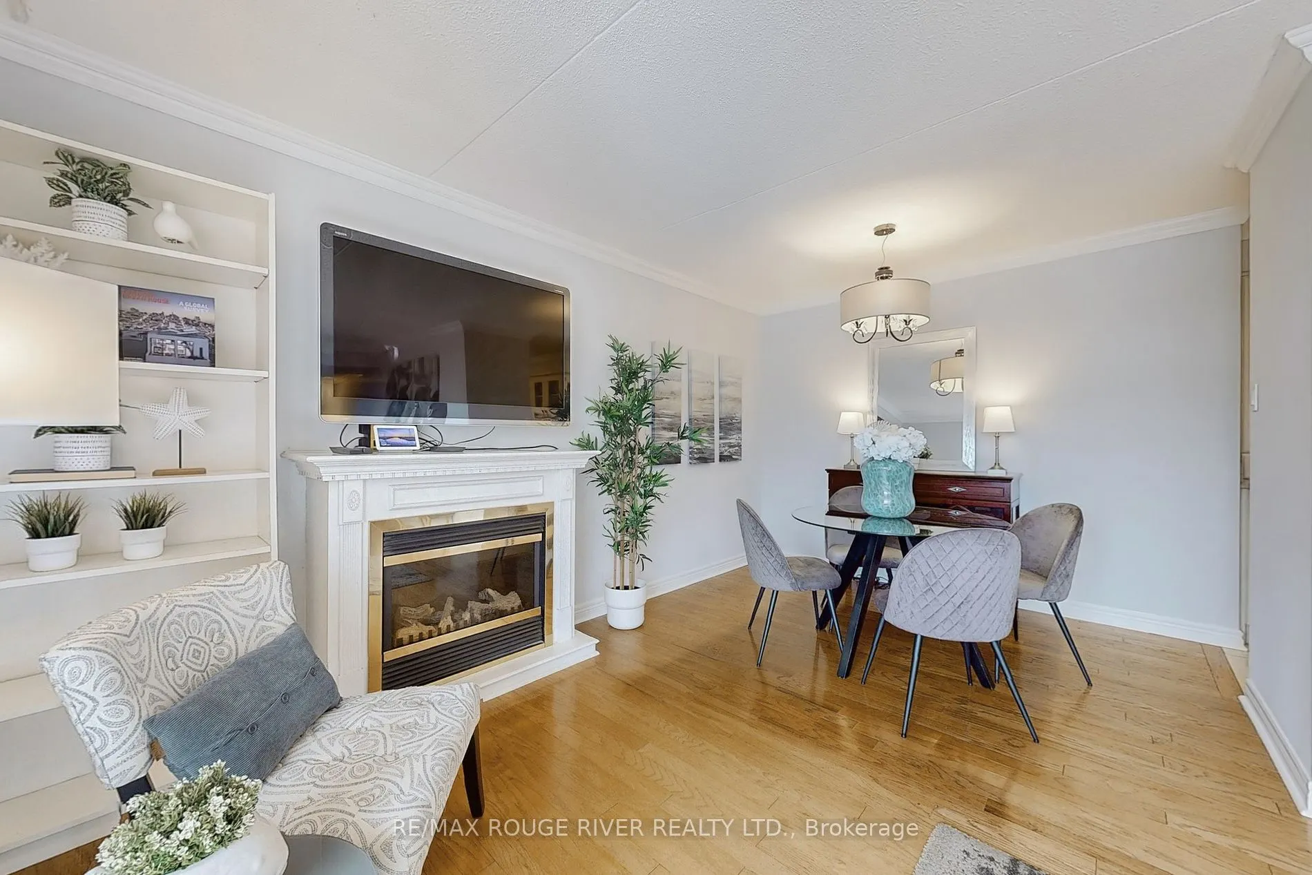 1525 Diefenbaker Crt, #305
