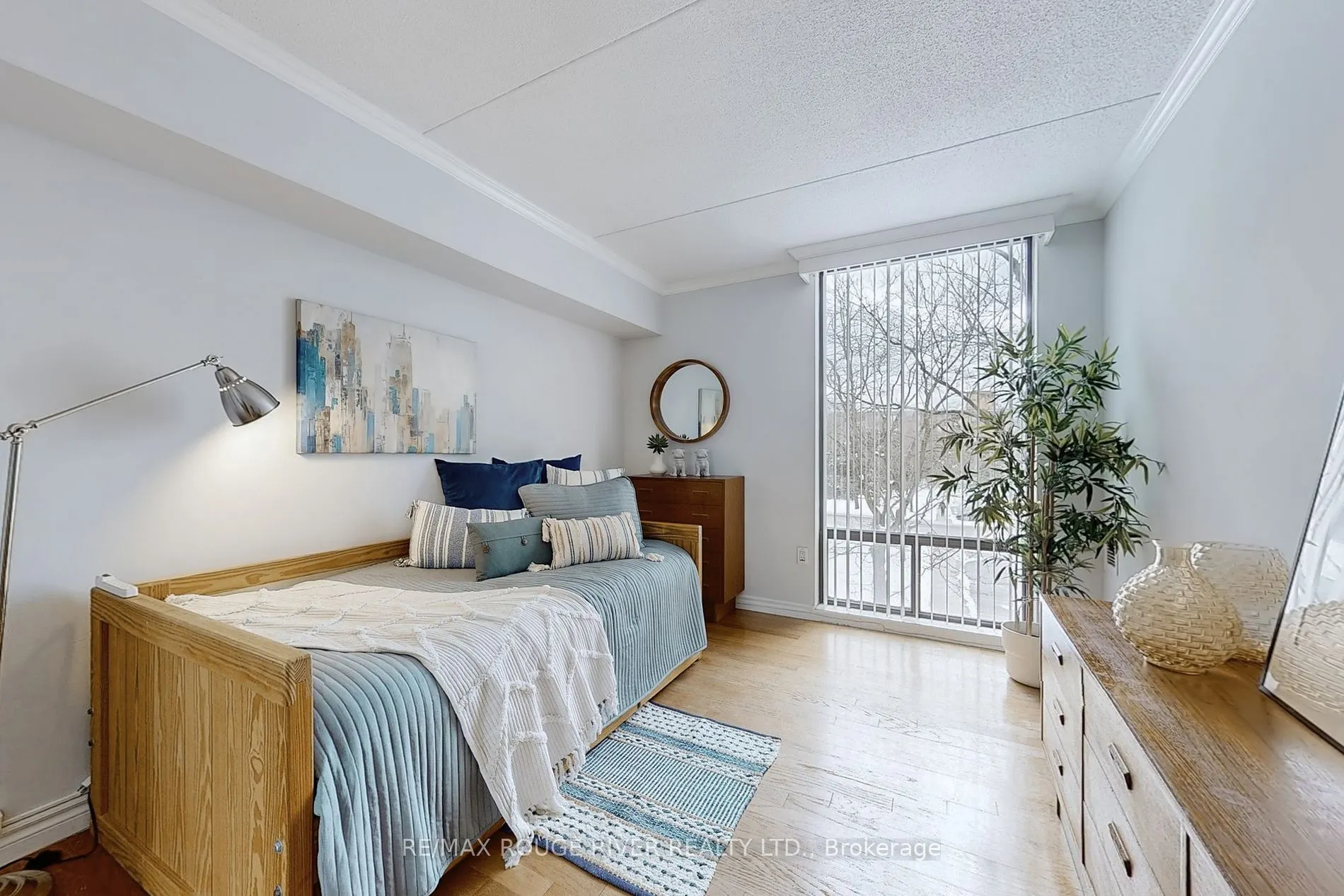1525 Diefenbaker Crt, #305