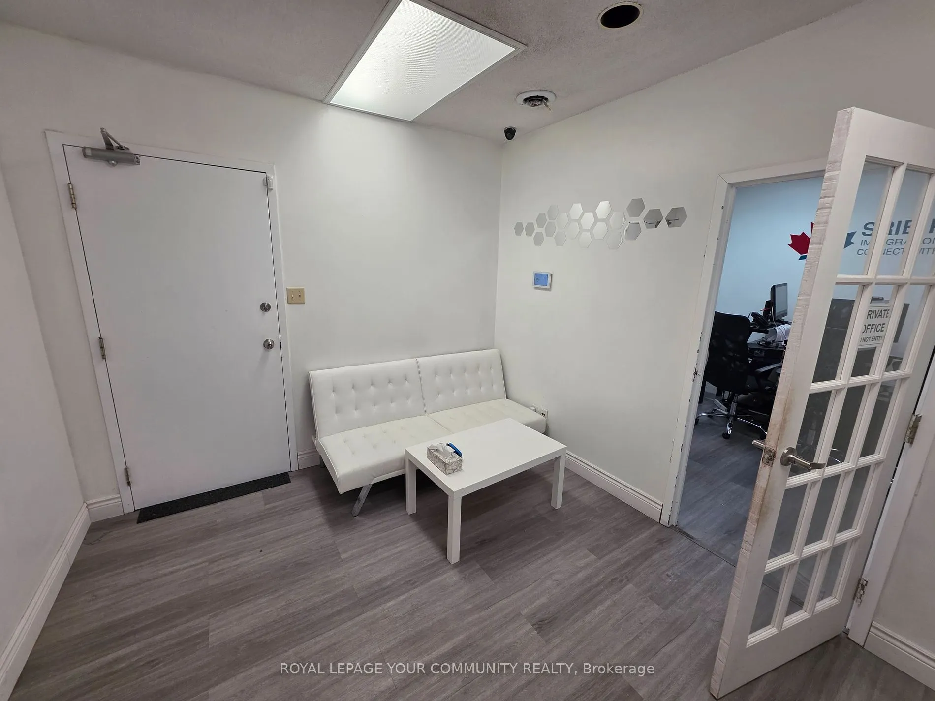 4218 Lawrence Avenue, #213