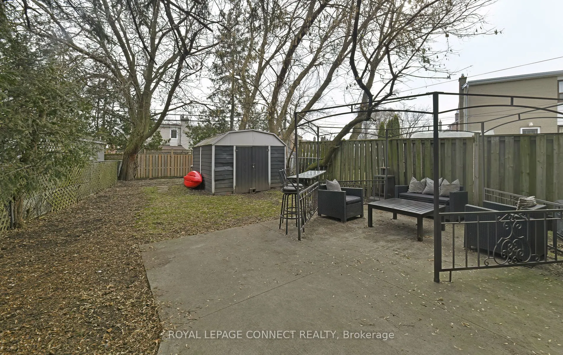 111 Chestnut Cres