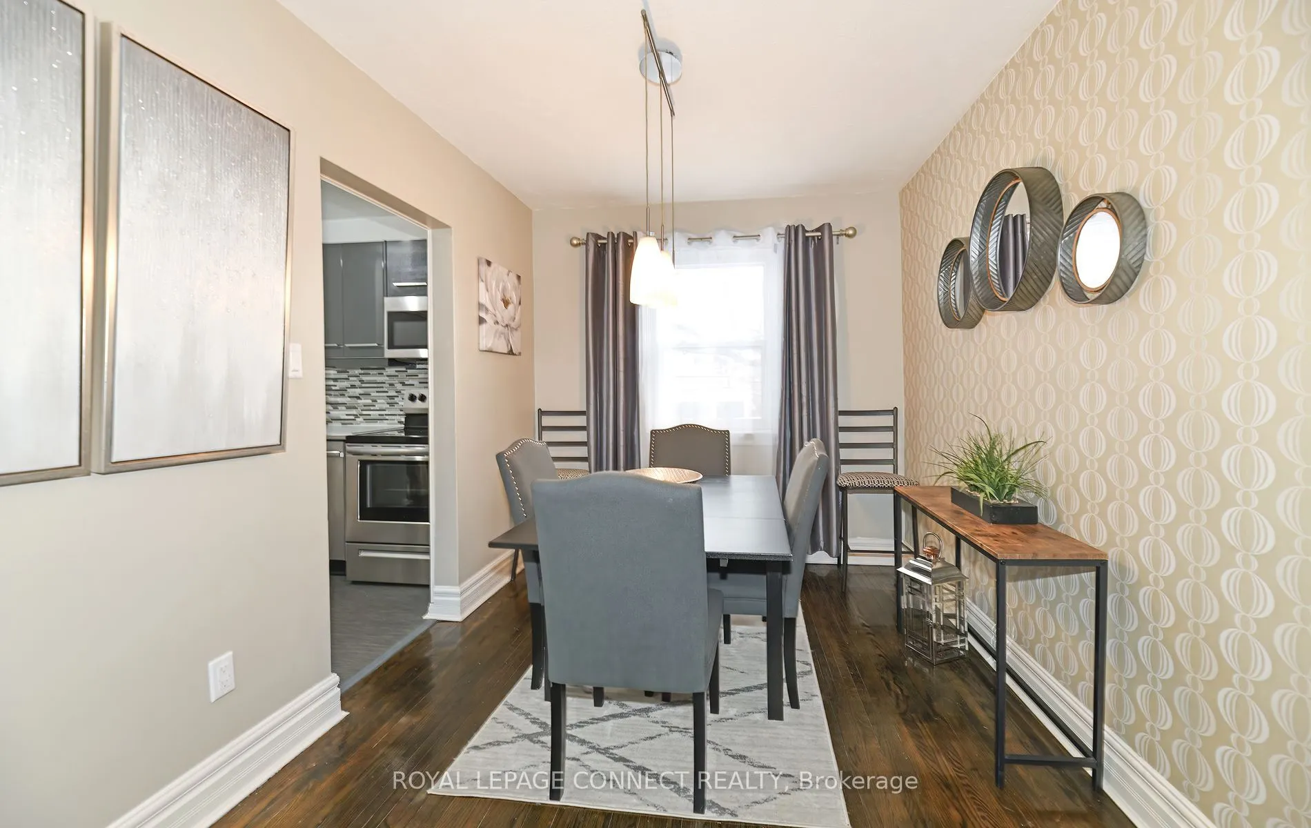 111 Chestnut Cres