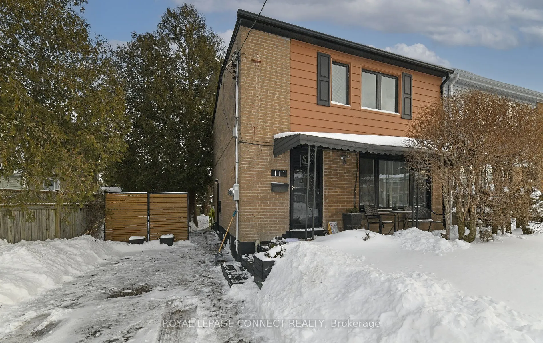 111 Chestnut Cres